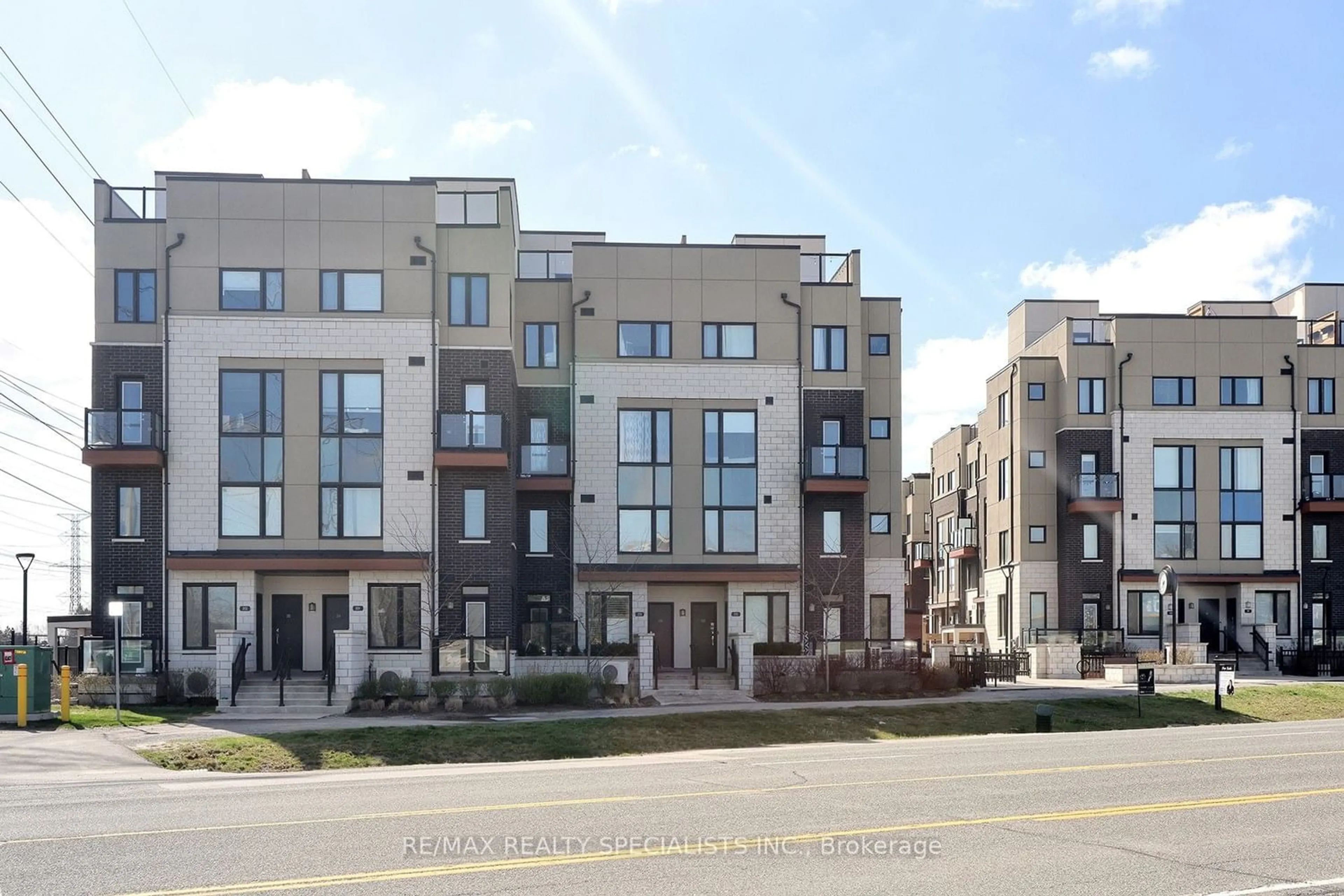 A pic from exterior of the house or condo for 1555 Kingston Rd #216, Pickering Ontario L1V 0E9