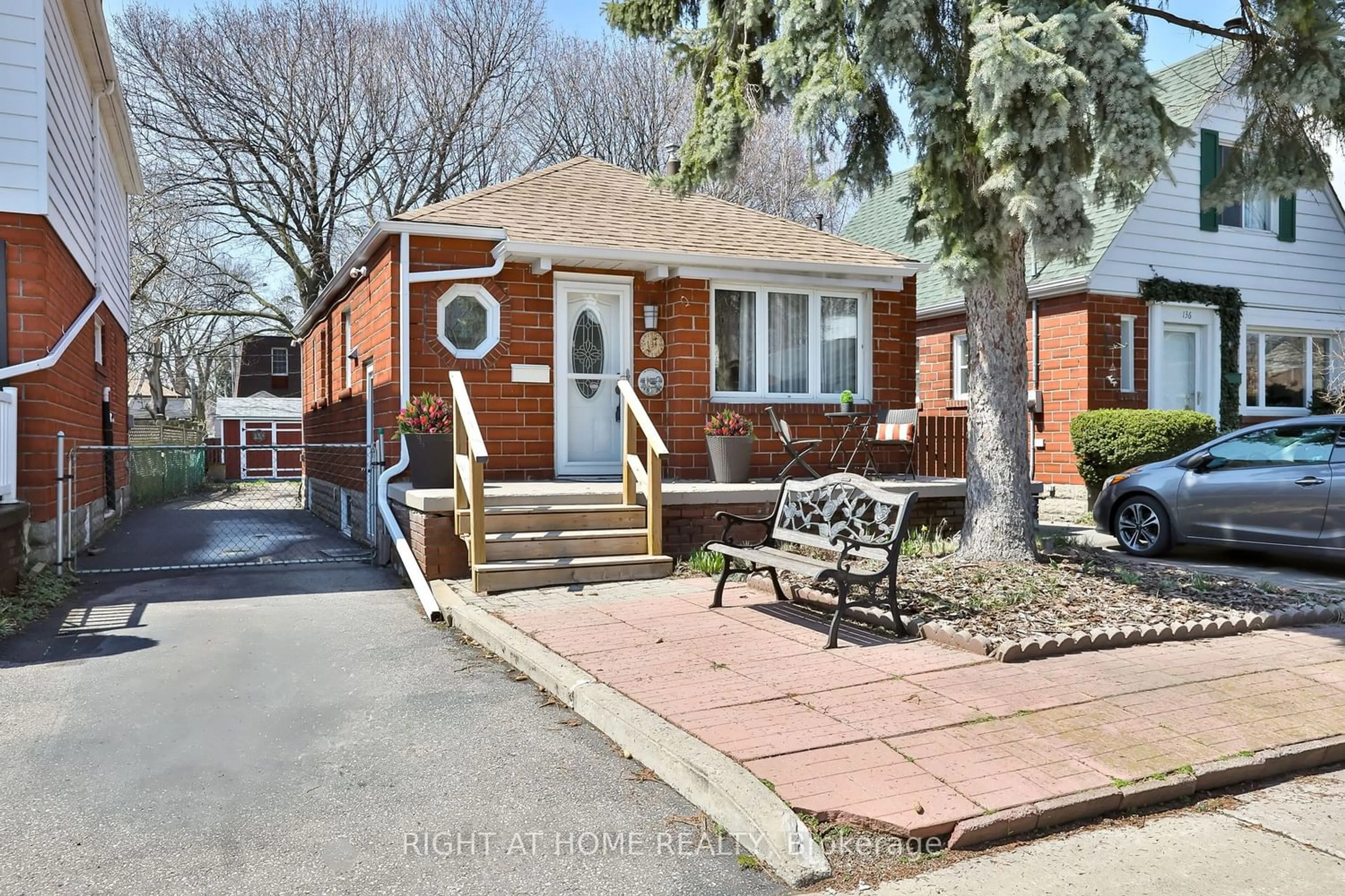 Home with brick exterior material for 134 Dunington Dr, Toronto Ontario M1N 3E6