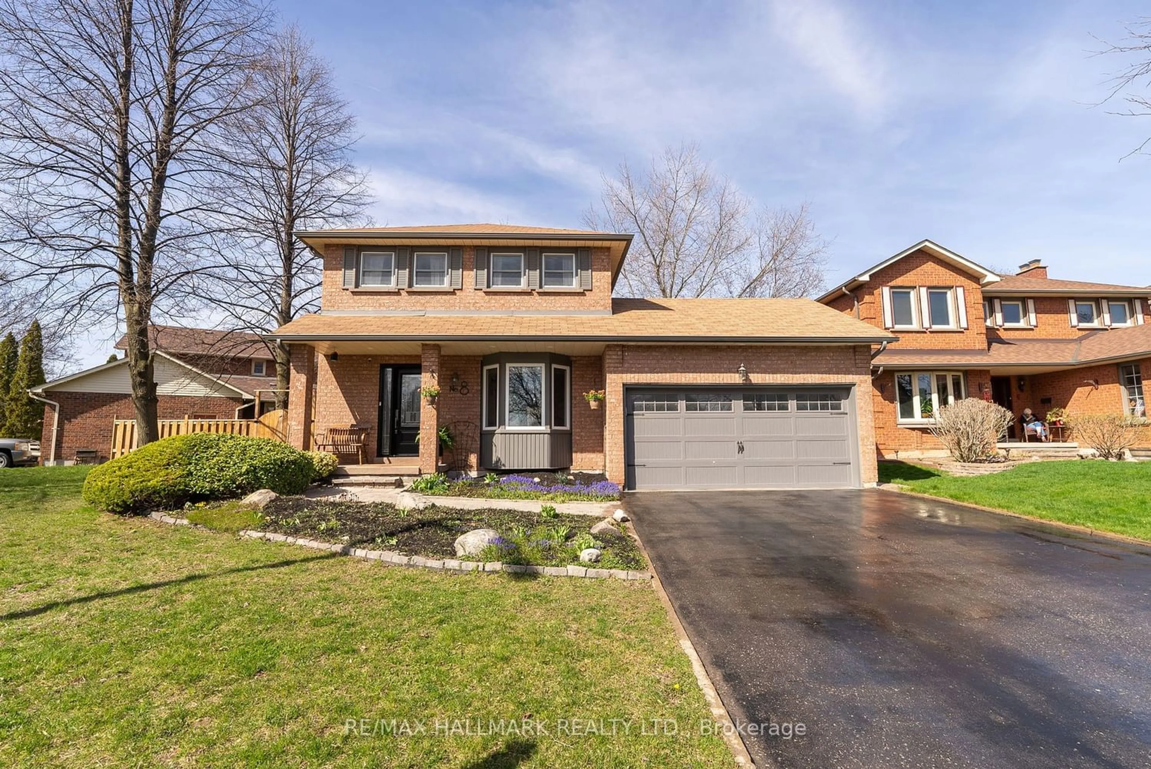 Frontside or backside of a home for 8 Langmaid Crt, Whitby Ontario L1N 6M7