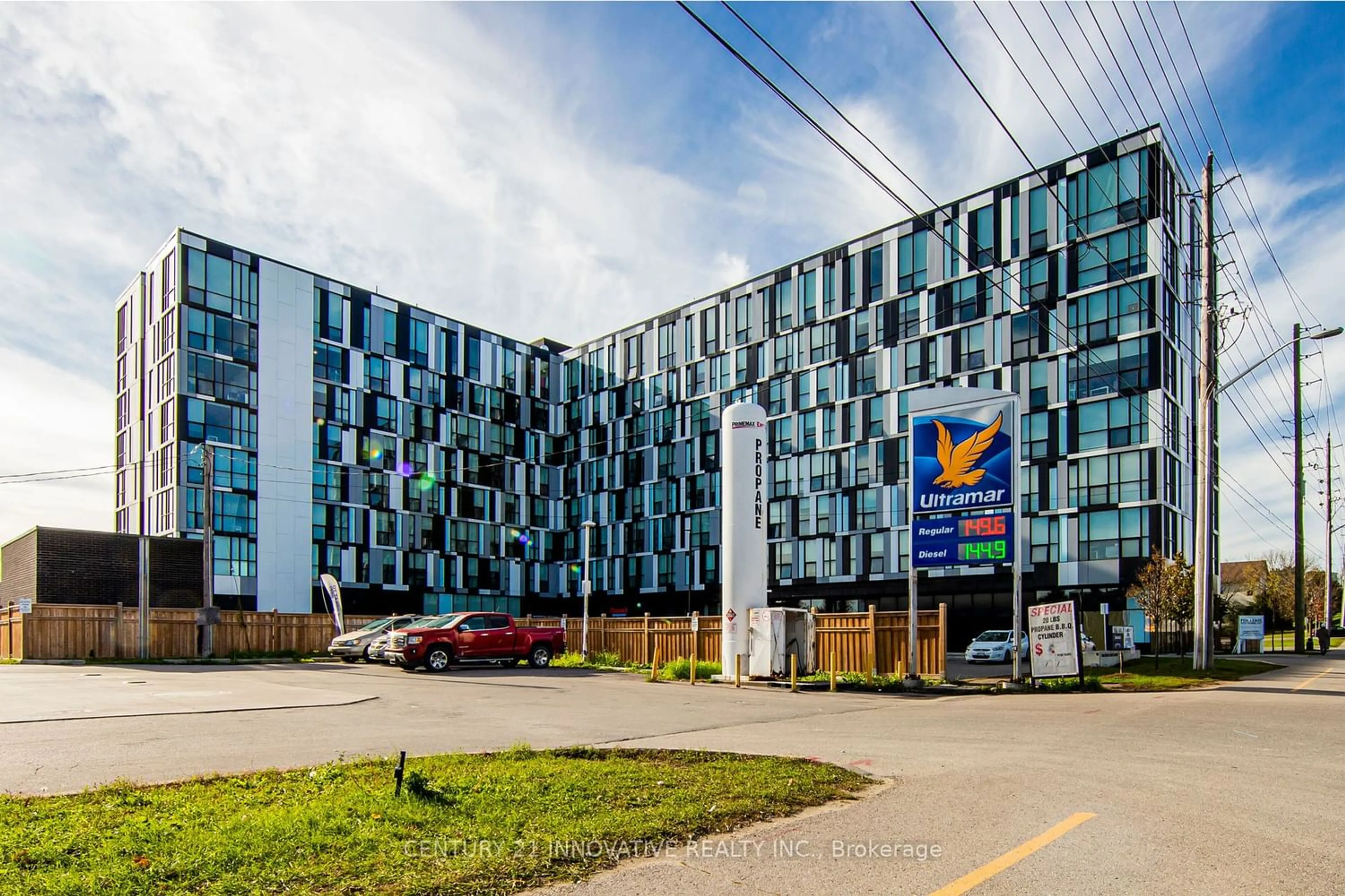 Outside view for 1900 Simcoe St #440, Oshawa Ontario L1G 4Y3