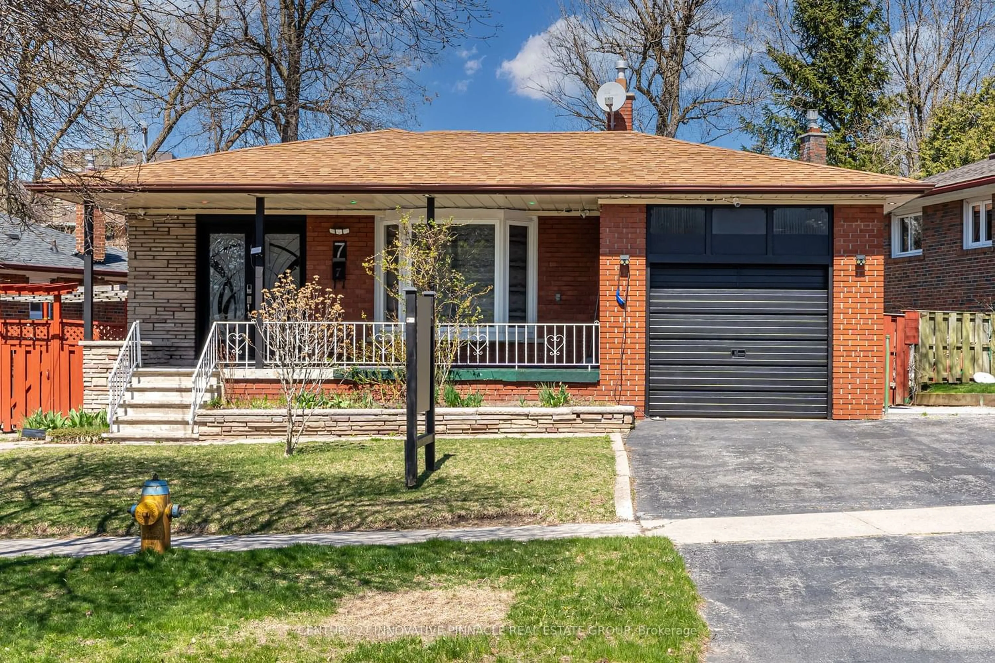 Home with brick exterior material for 7 Stevenwood Rd, Toronto Ontario M1G 1B7
