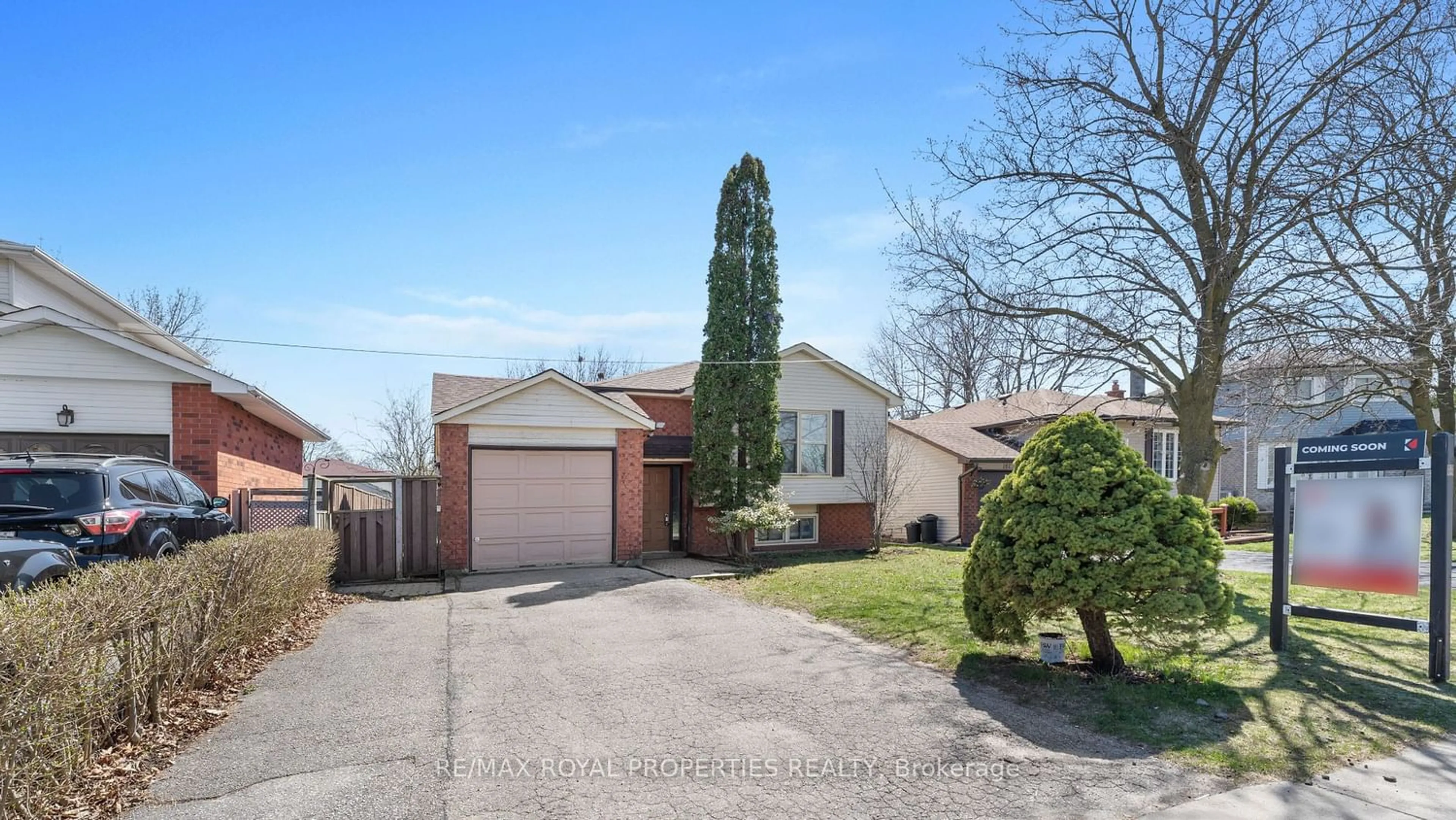 Frontside or backside of a home for 157 Iroquois Ave, Oshawa Ontario L1G 7P5