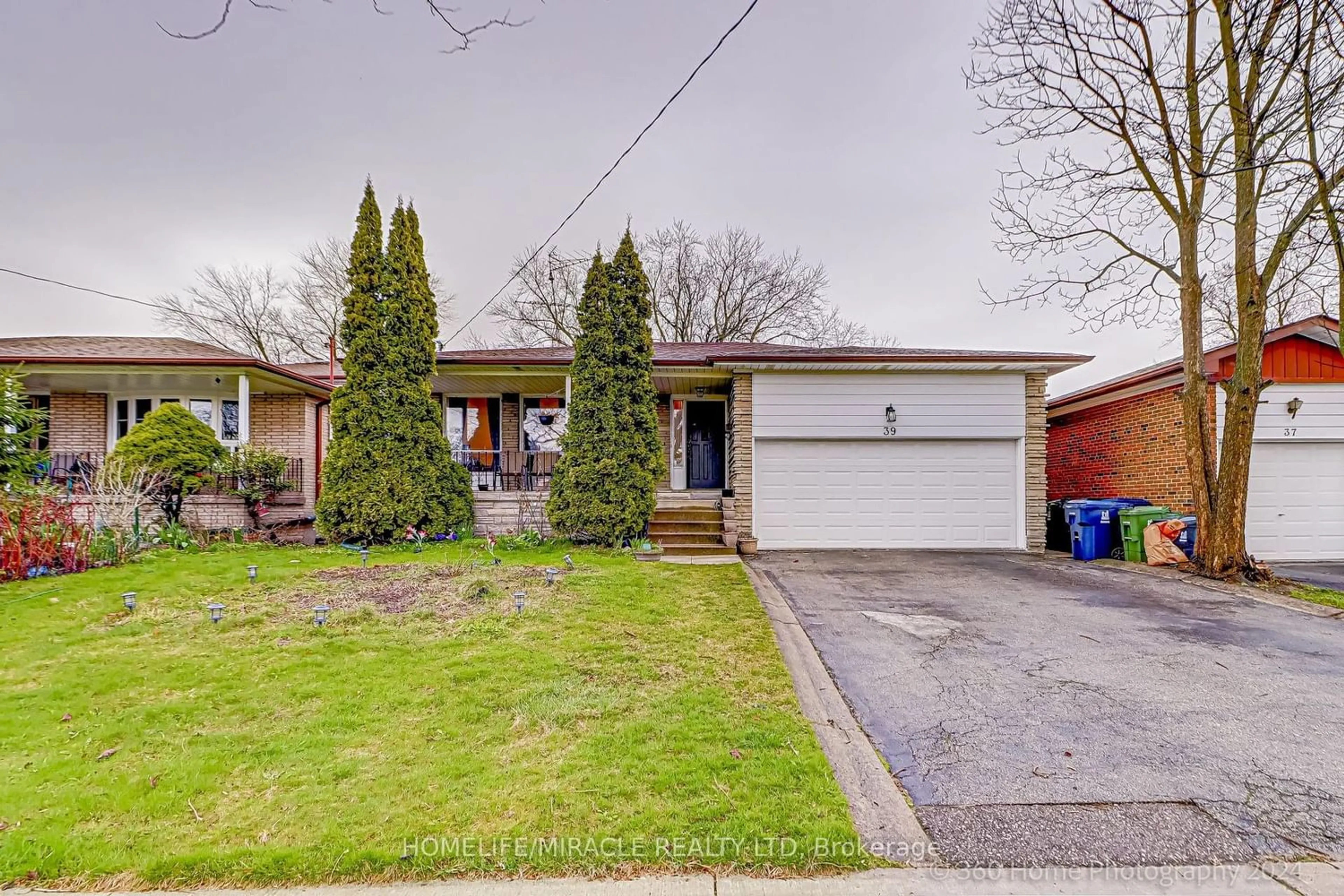 Frontside or backside of a home for 39 Shoreview Dr, Toronto Ontario M1E 3R1