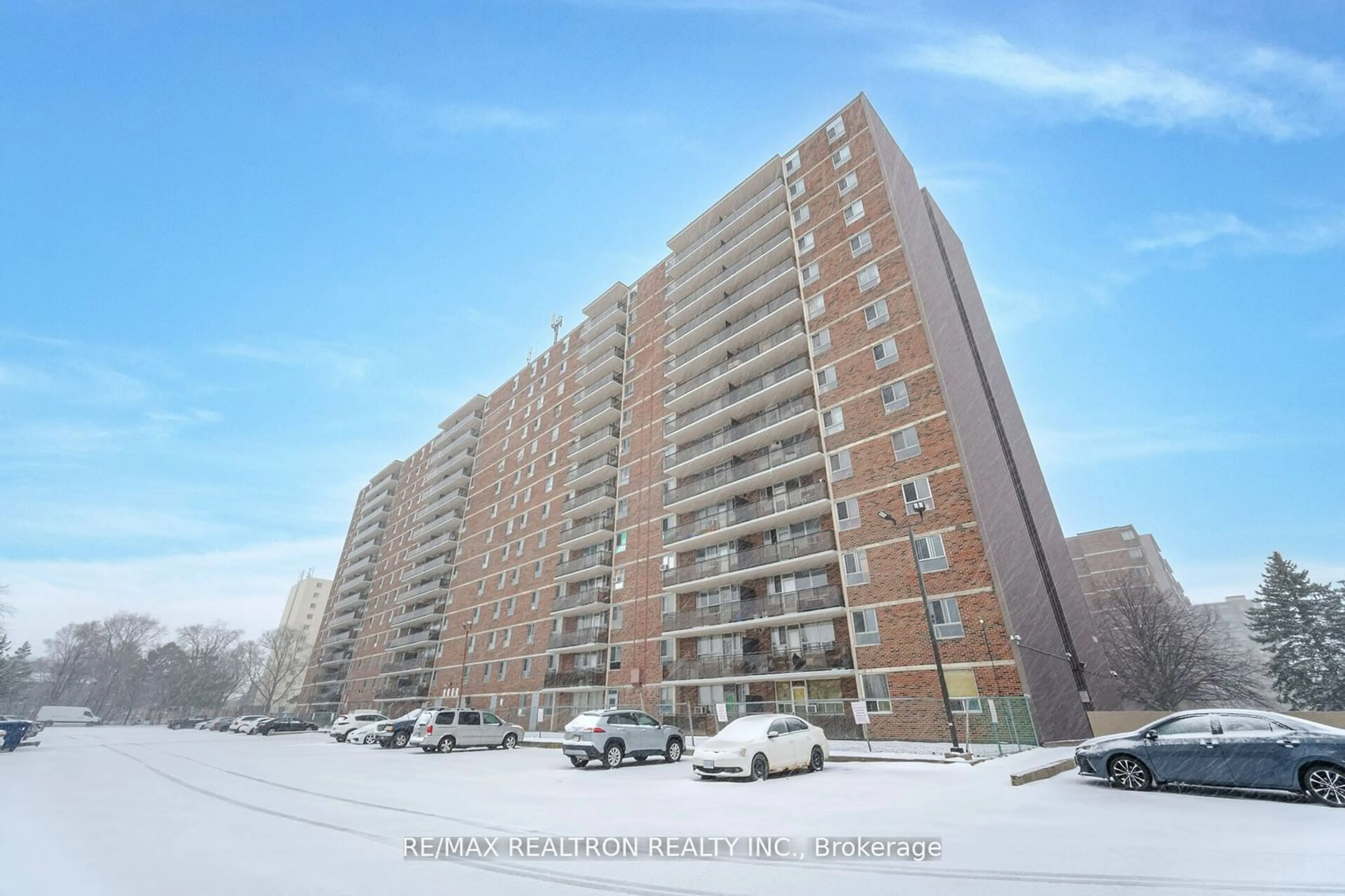A pic from exterior of the house or condo for 1950 Kennedy Rd #307, Toronto Ontario M1P 4S9