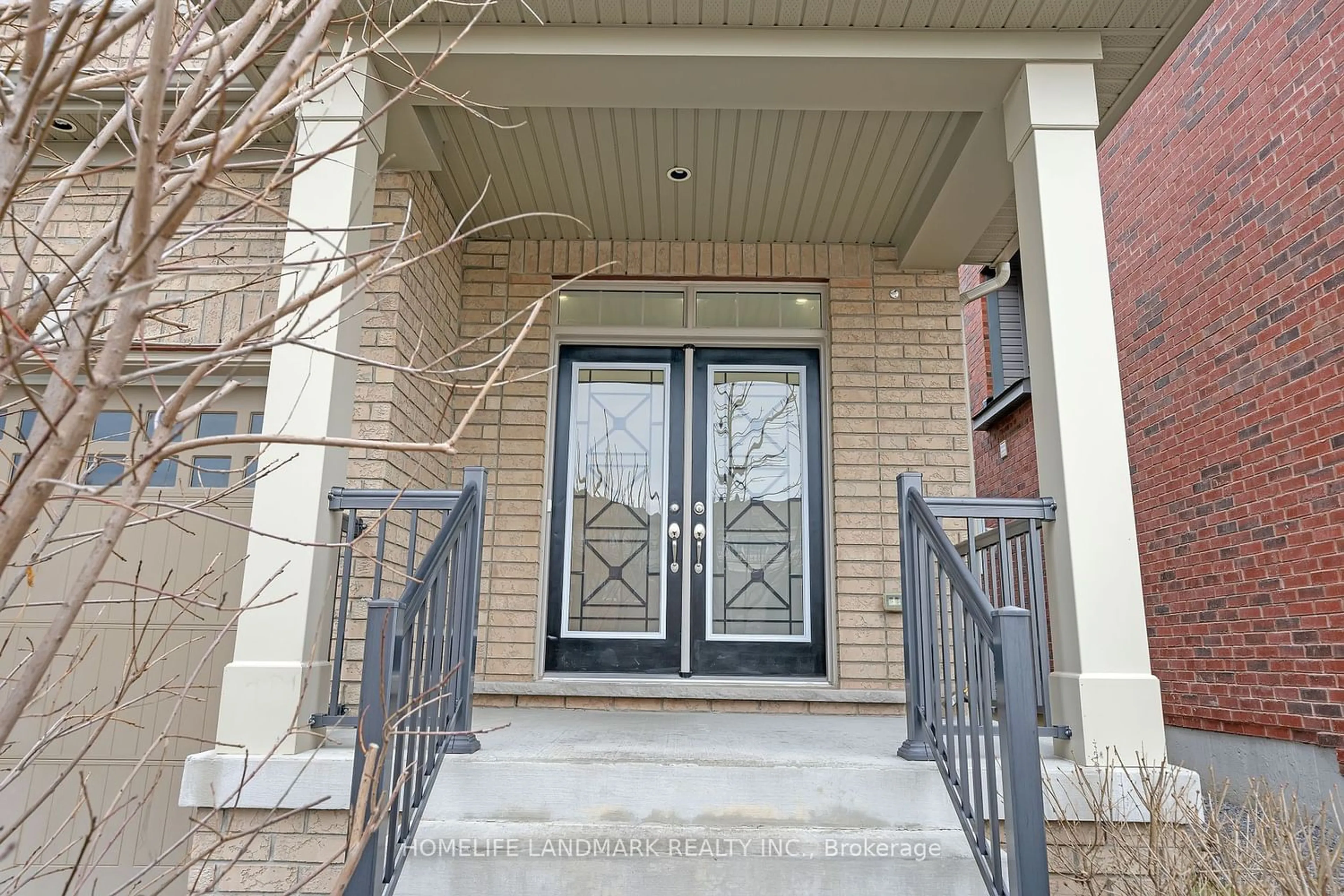 Indoor entryway for 154 Ice Palace Cres, Oshawa Ontario L1L 0G9