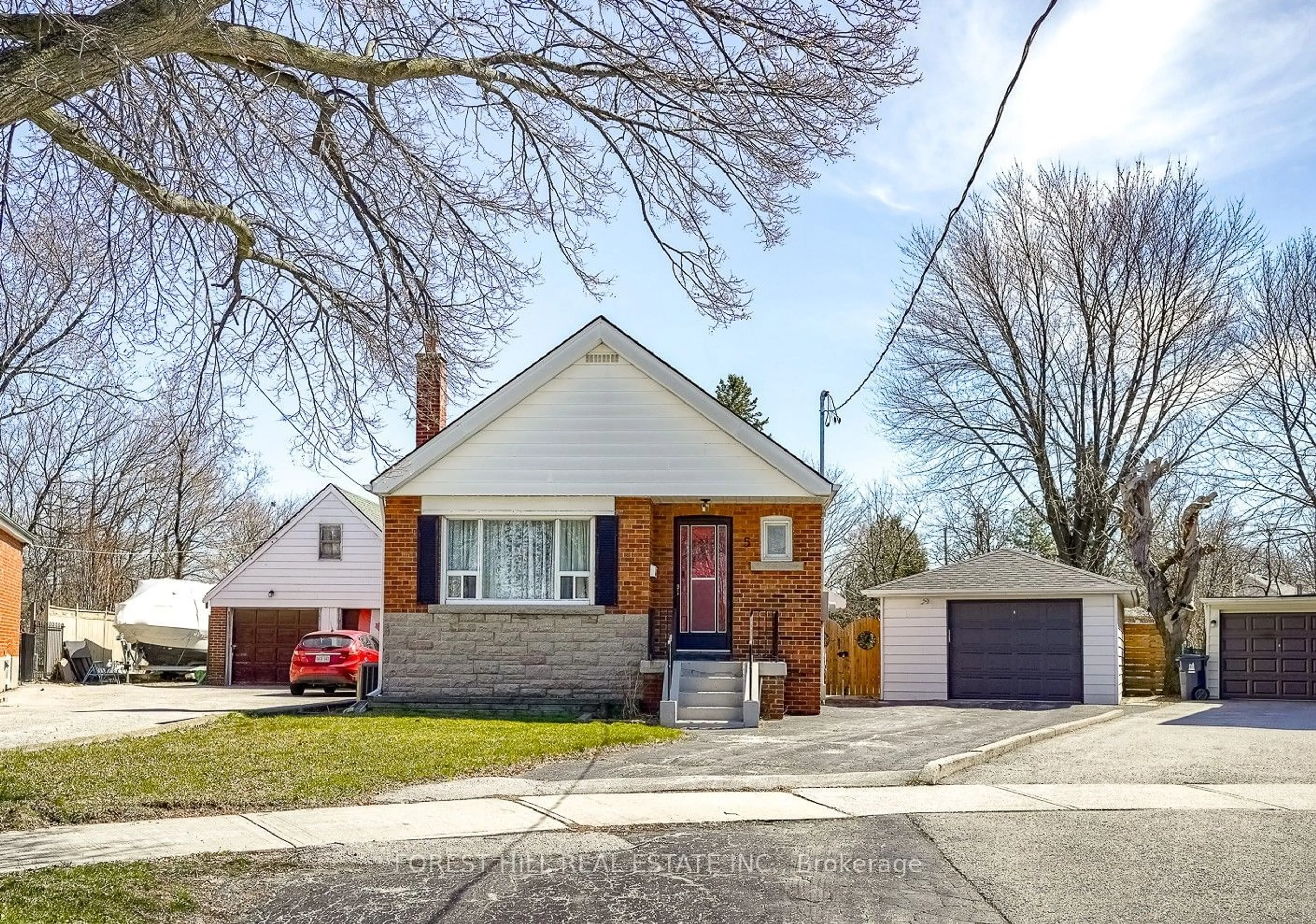 Frontside or backside of a home for 5 Fairbourne Cres, Toronto Ontario M1L 3M6