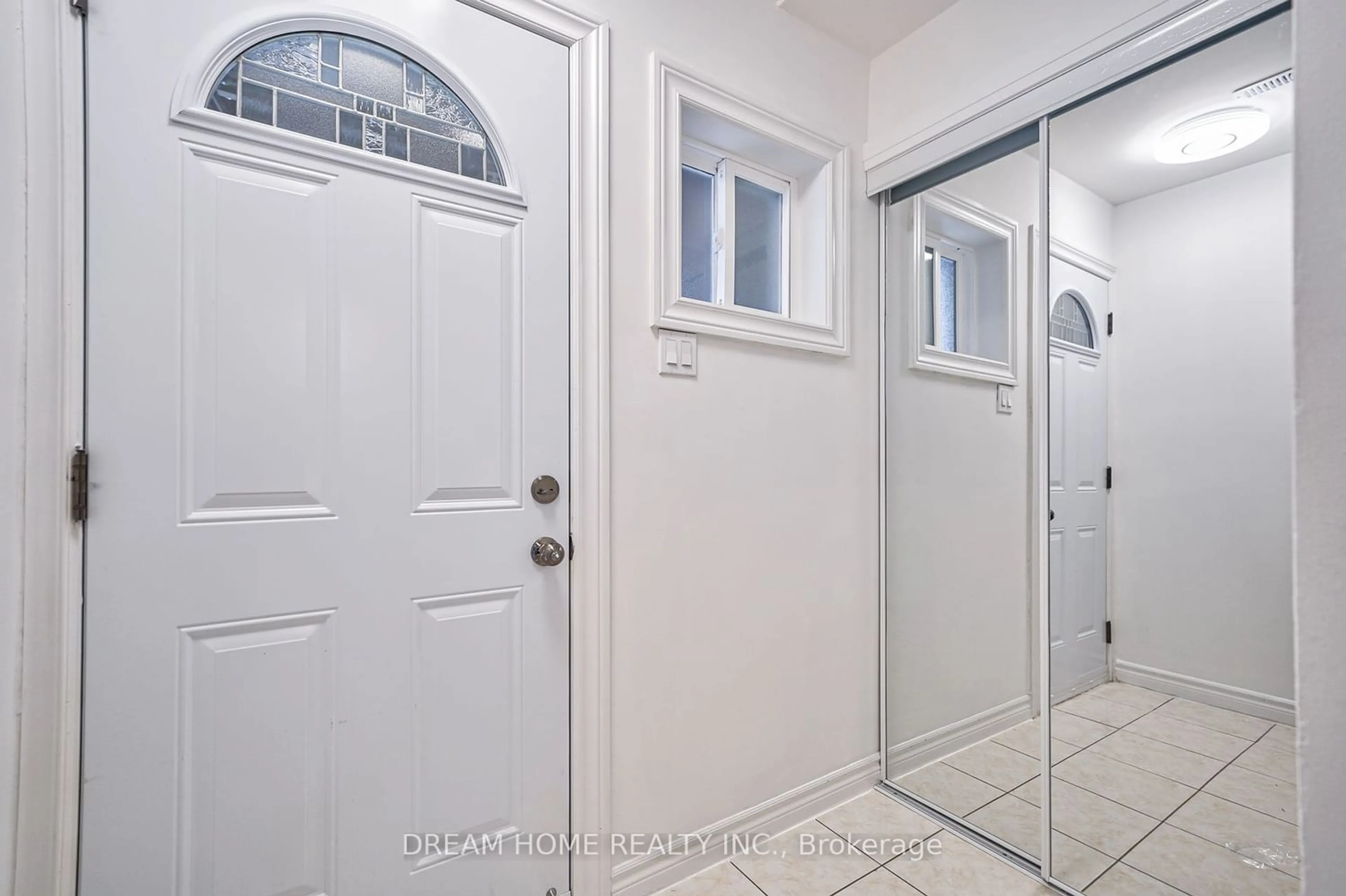 Indoor entryway for 160 Palmdale Dr #234, Toronto Ontario M1T 3M7