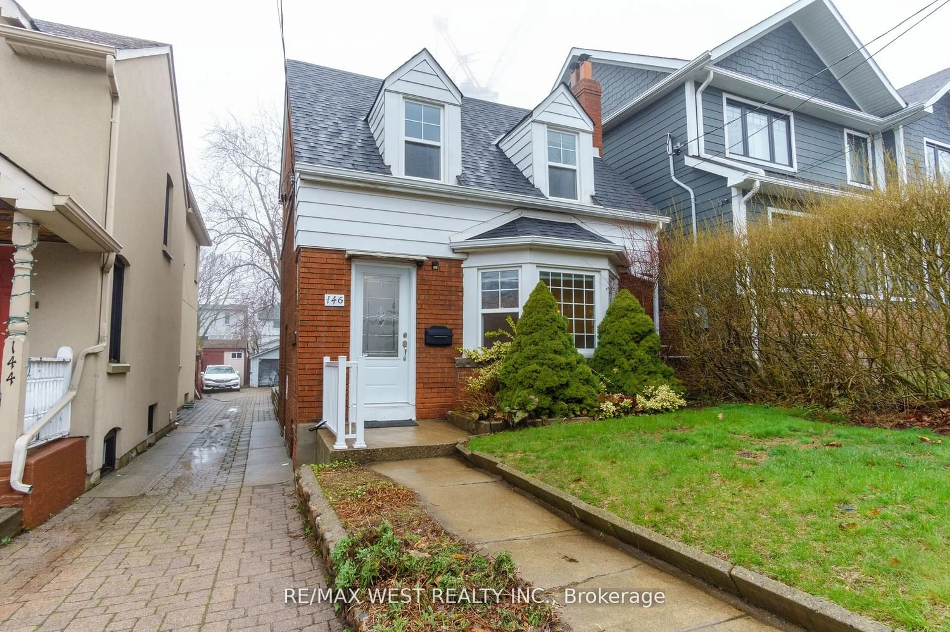 Frontside or backside of a home for 146 Fallingbrook Rd, Toronto Ontario M1N 2T6
