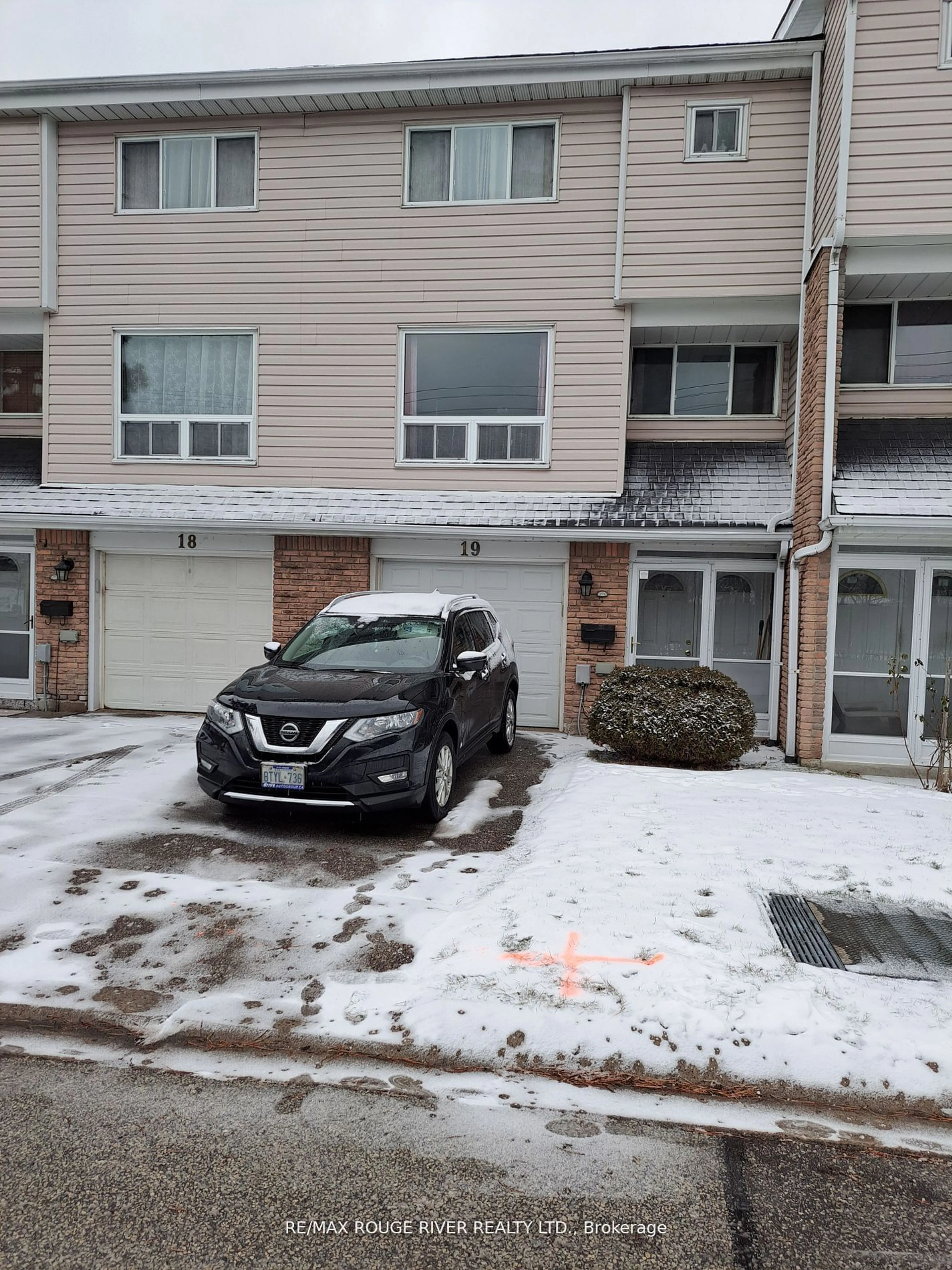 A pic from exterior of the house or condo for 33 Celeste Dr #19, Toronto Ontario M1E 2V2
