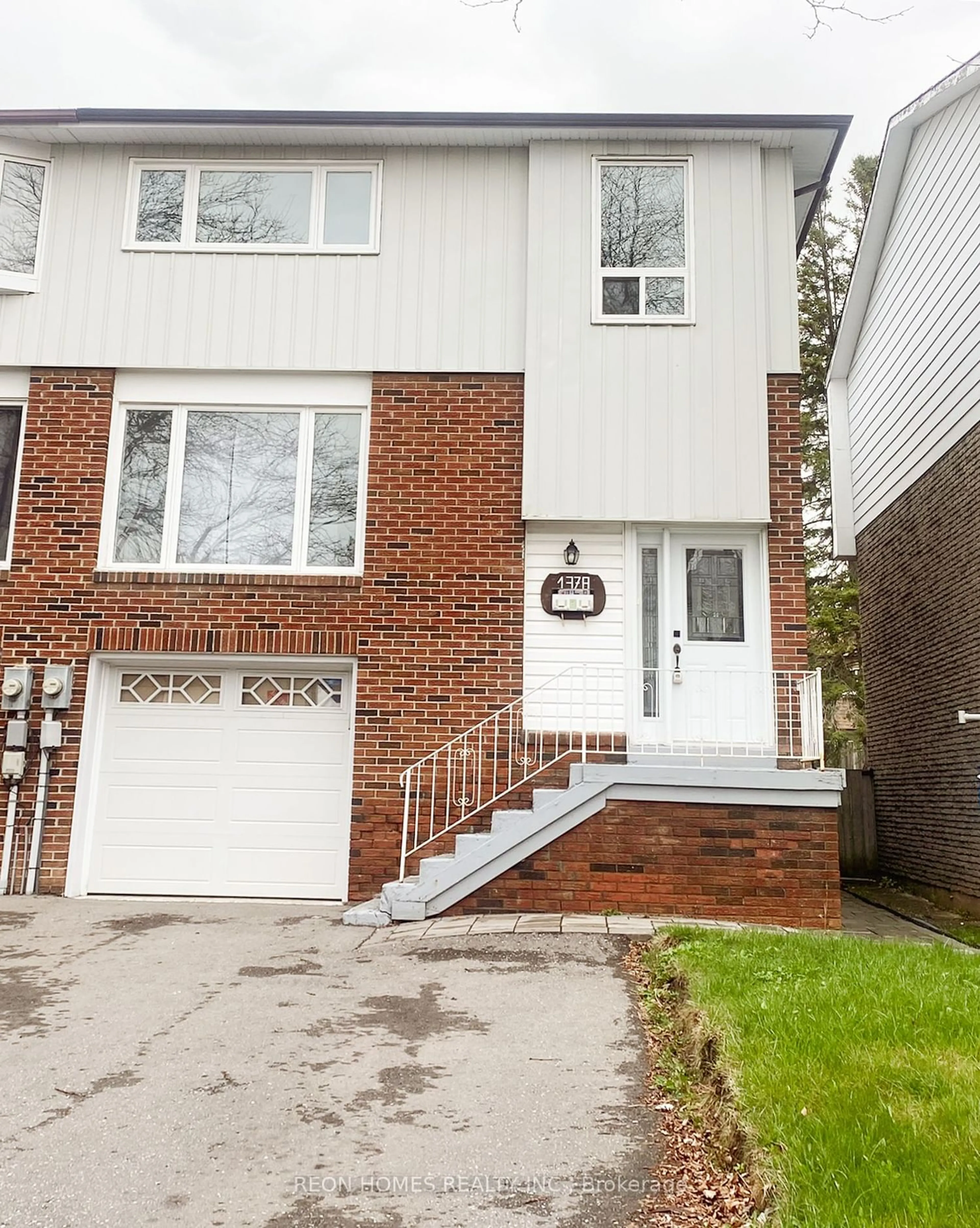 A pic from exterior of the house or condo for 1378 Everton St, Pickering Ontario L1V 2T8