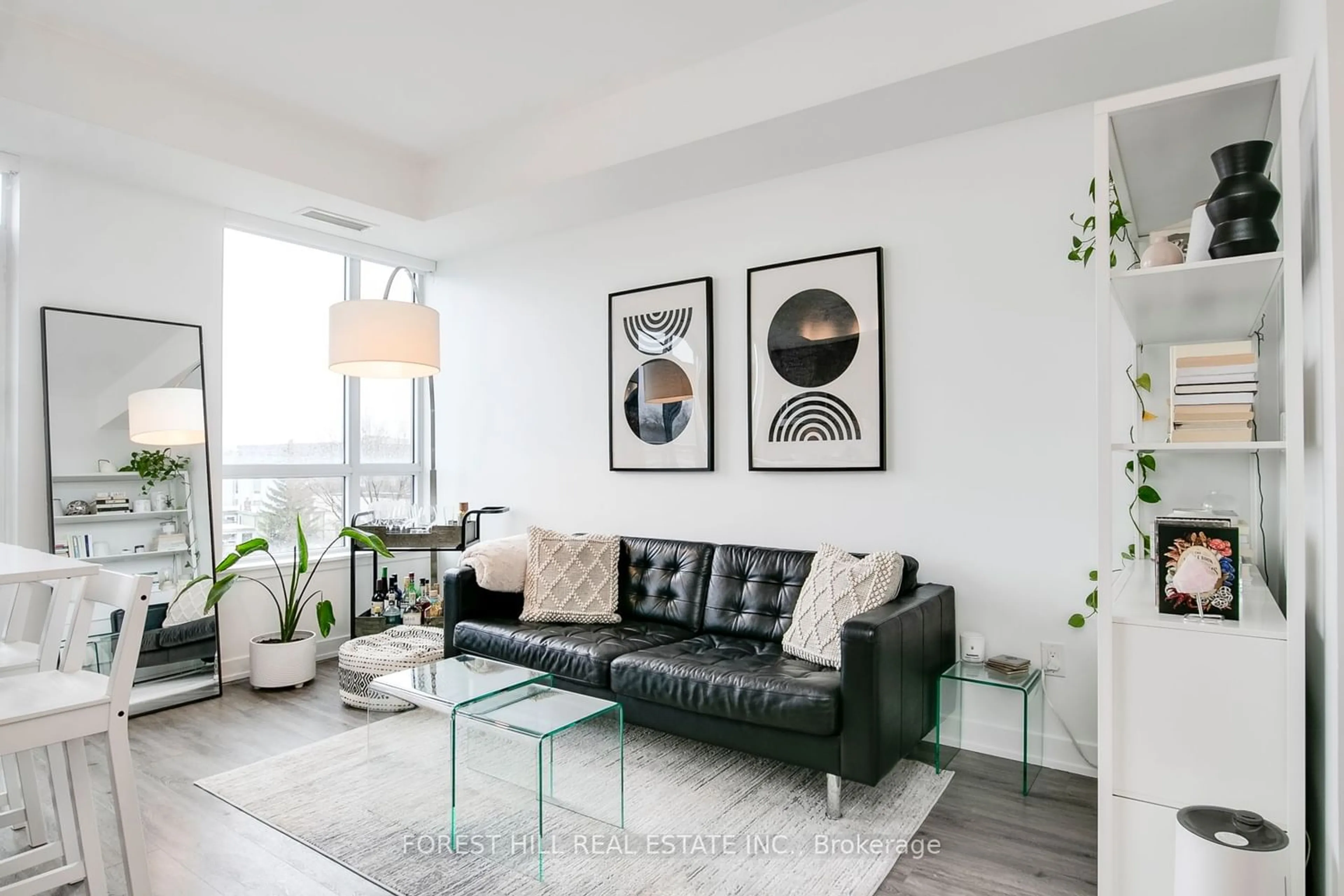 Living room for 630 Greenwood Ave #415, Toronto Ontario M4J 0A8
