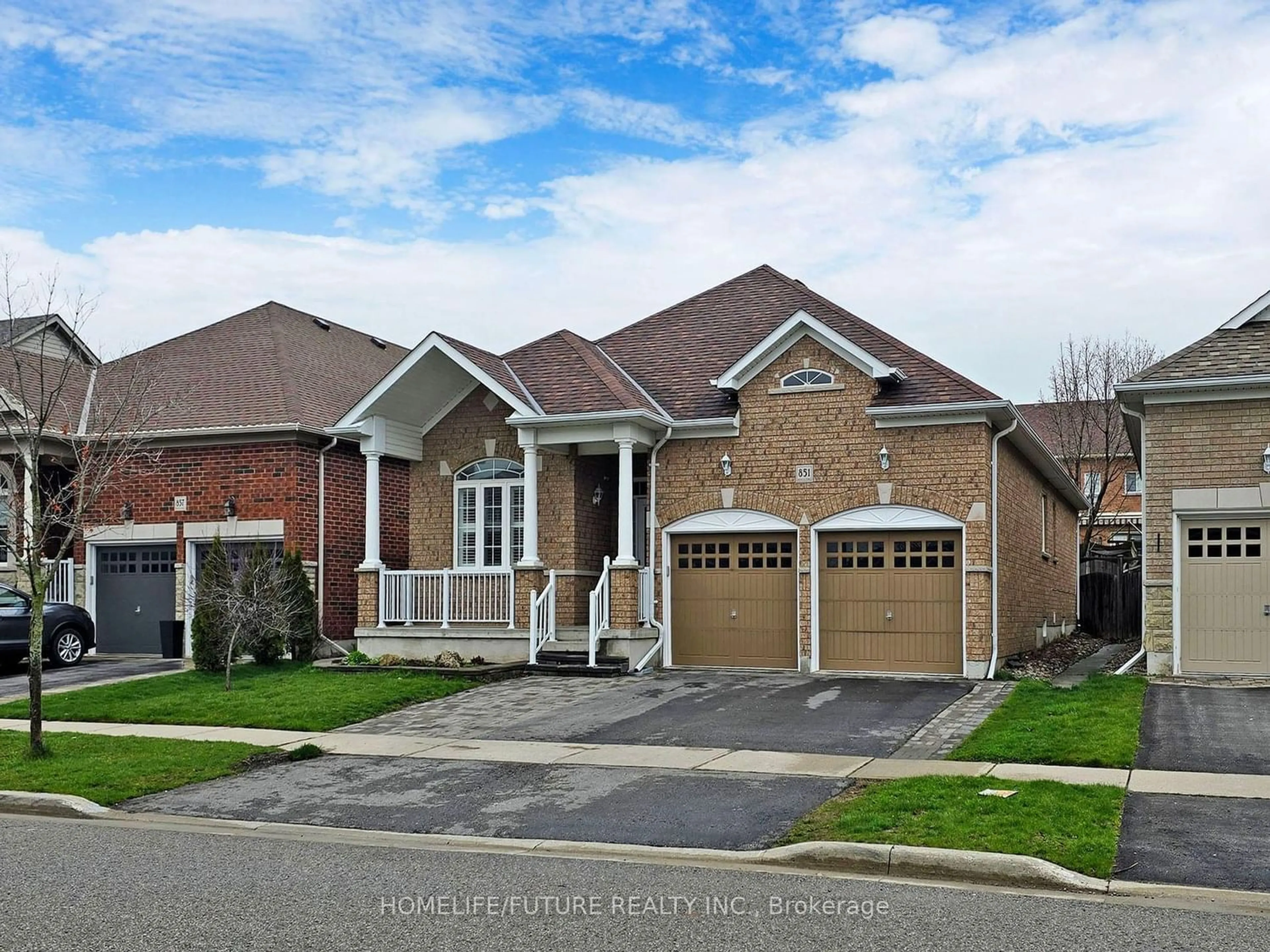 Frontside or backside of a home for 851 Eagle Ridge Dr, Oshawa Ontario L1K 2Z9
