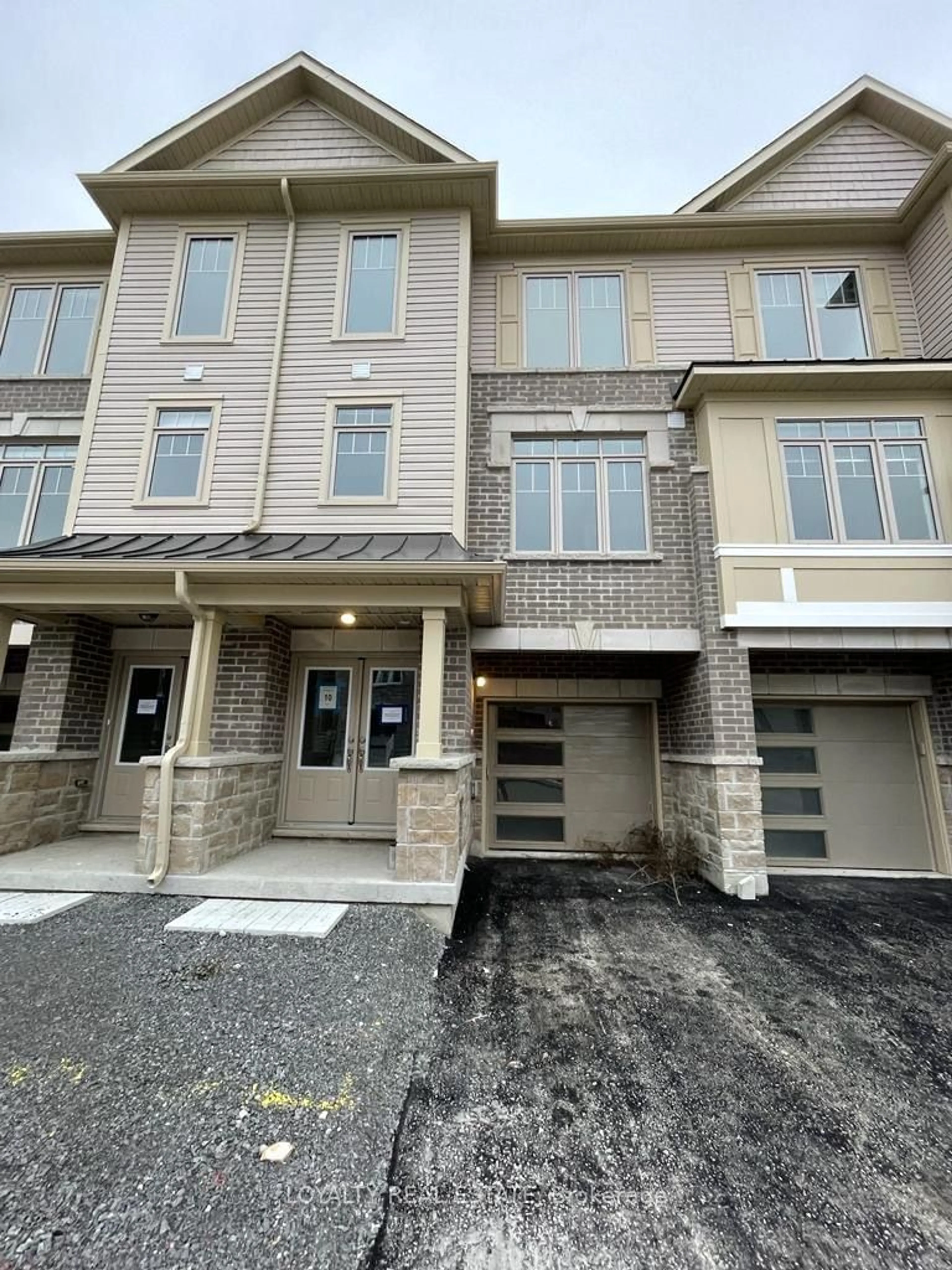 A pic from exterior of the house or condo for 39 Bavin St, Clarington Ontario L1C 5P2