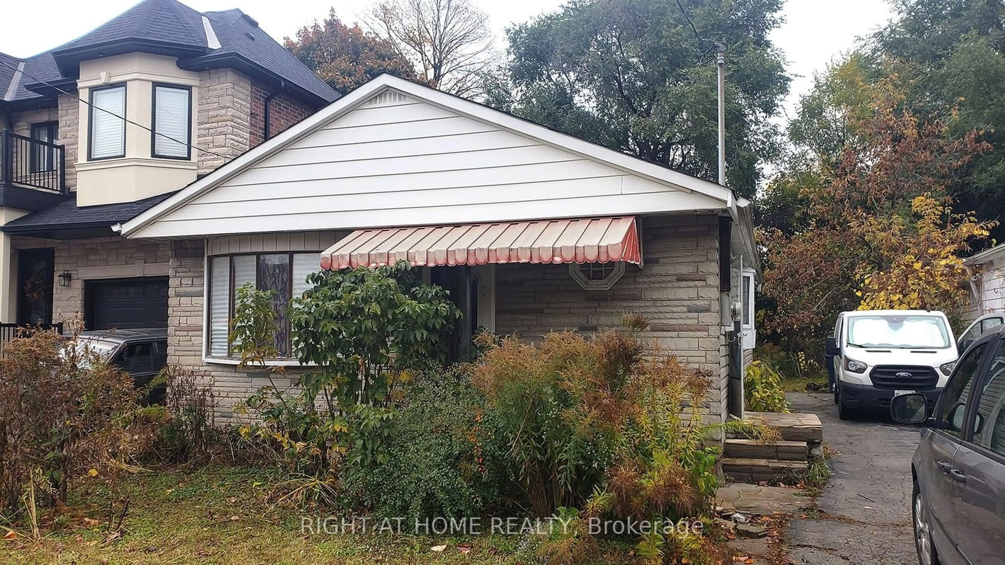 Home with brick exterior material for 897 Victoria Park Ave, Toronto Ontario M4B 2J2