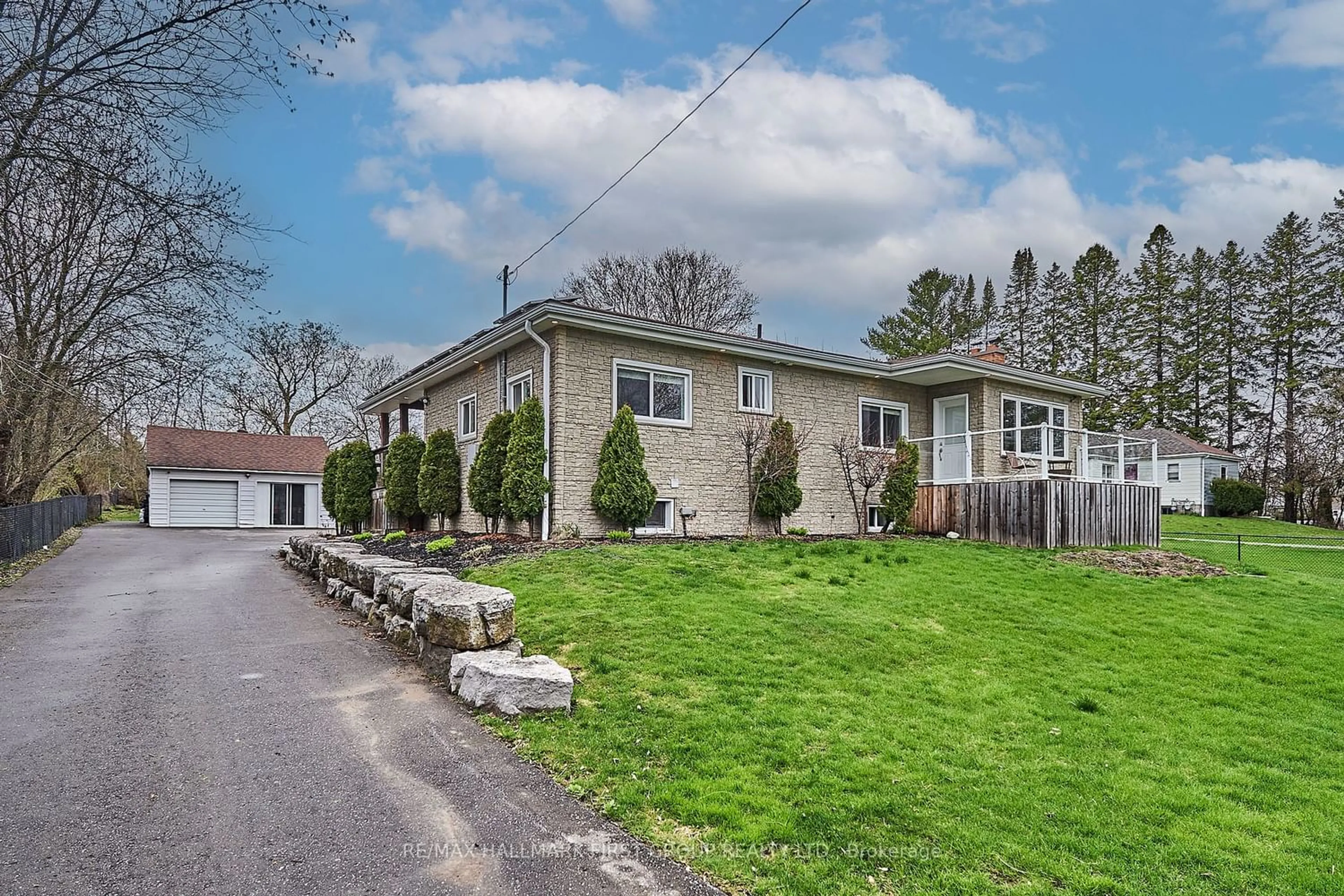 Frontside or backside of a home for 2170 Thornton Rd, Oshawa Ontario L1H 7K4