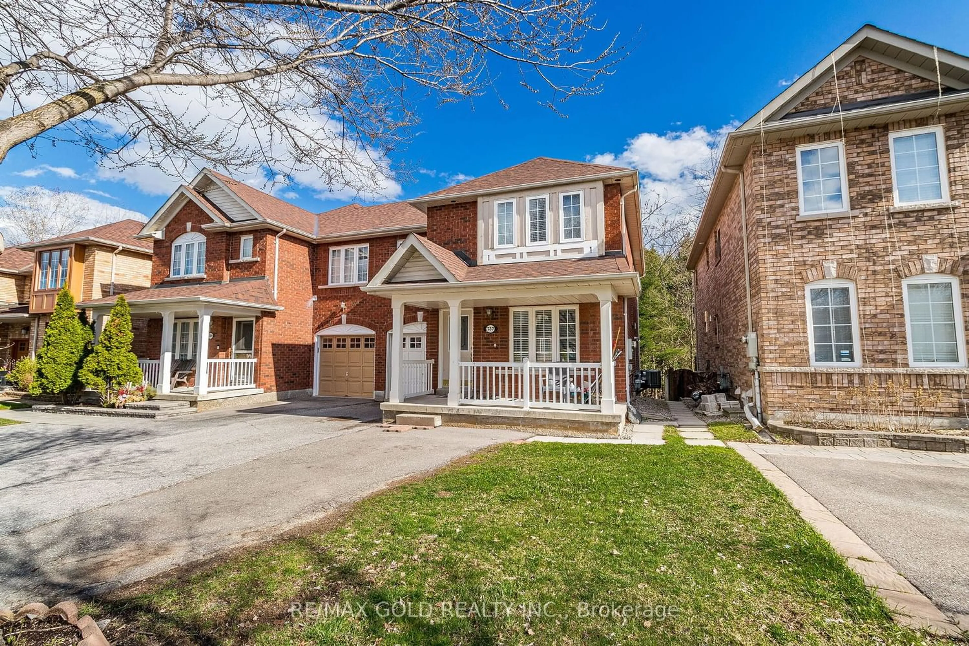 Home with brick exterior material for 737 Craighurst Crt, Pickering Ontario L1X 2X1
