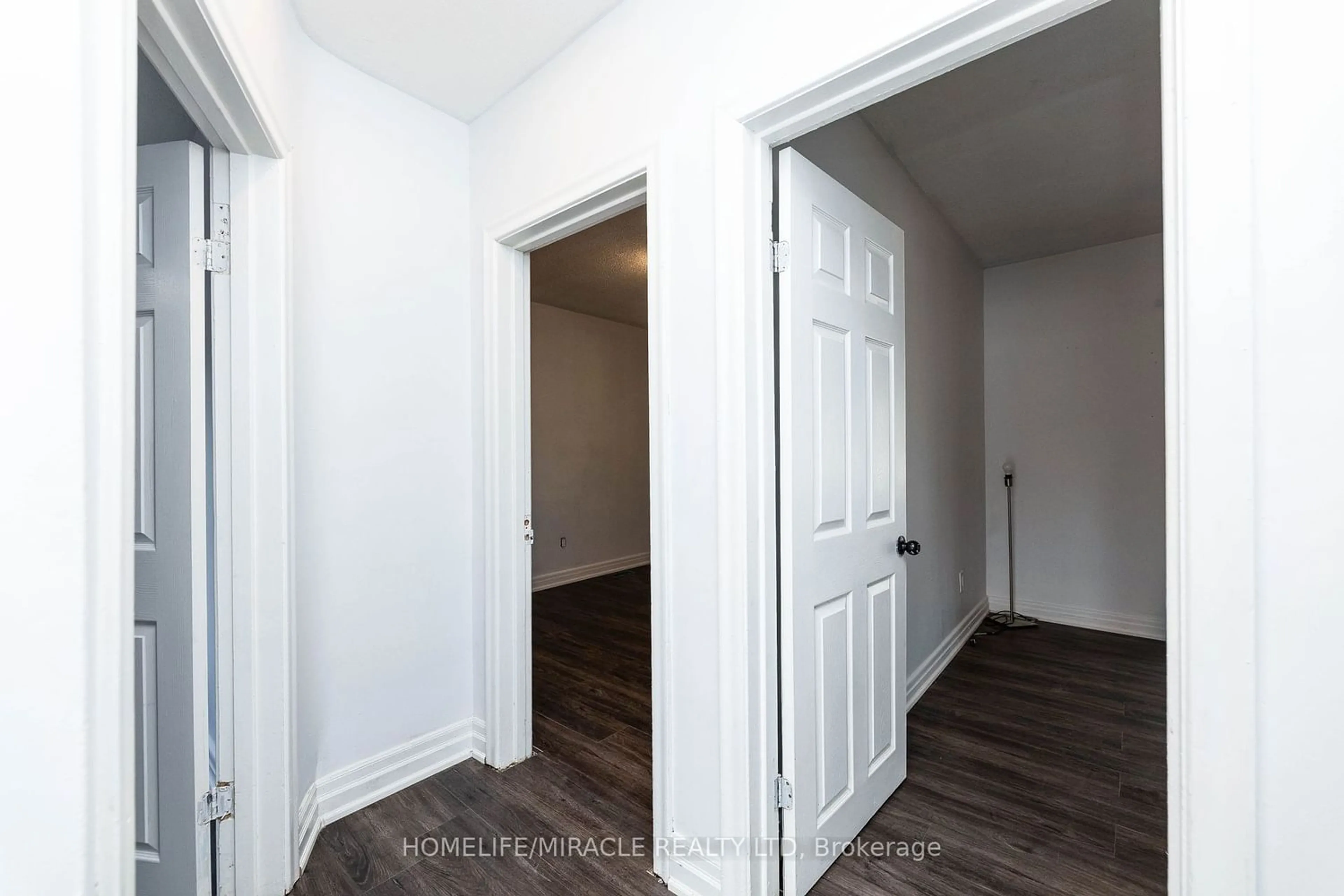 Indoor entryway for 1251 Warden Ave, Toronto Ontario M1R 2R4