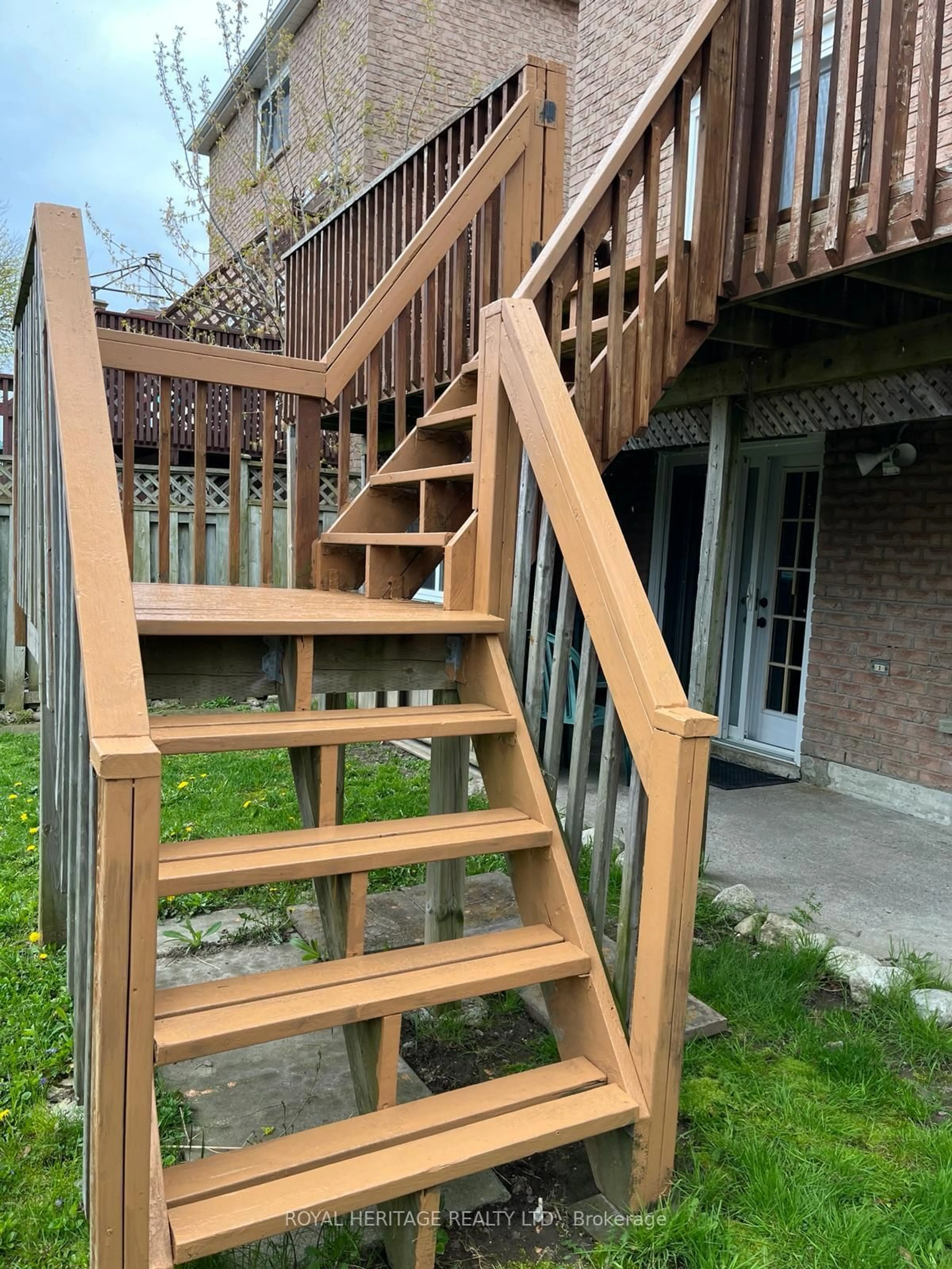 Stairs for 45 Hewitt Cres, Ajax Ontario L1S 7A6