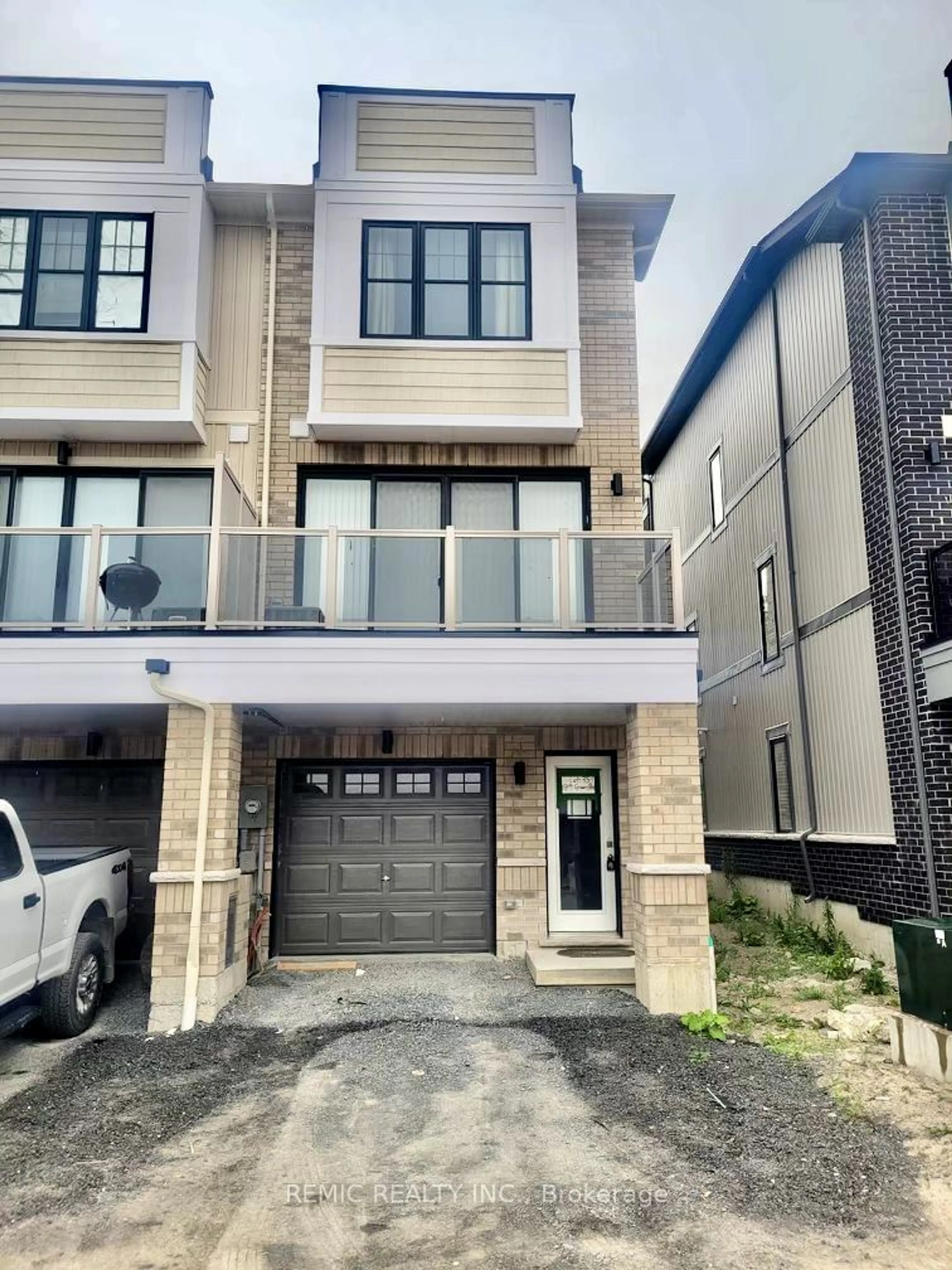 A pic from exterior of the house or condo for 1579 Green Rd, Clarington Ontario L1C 3K7