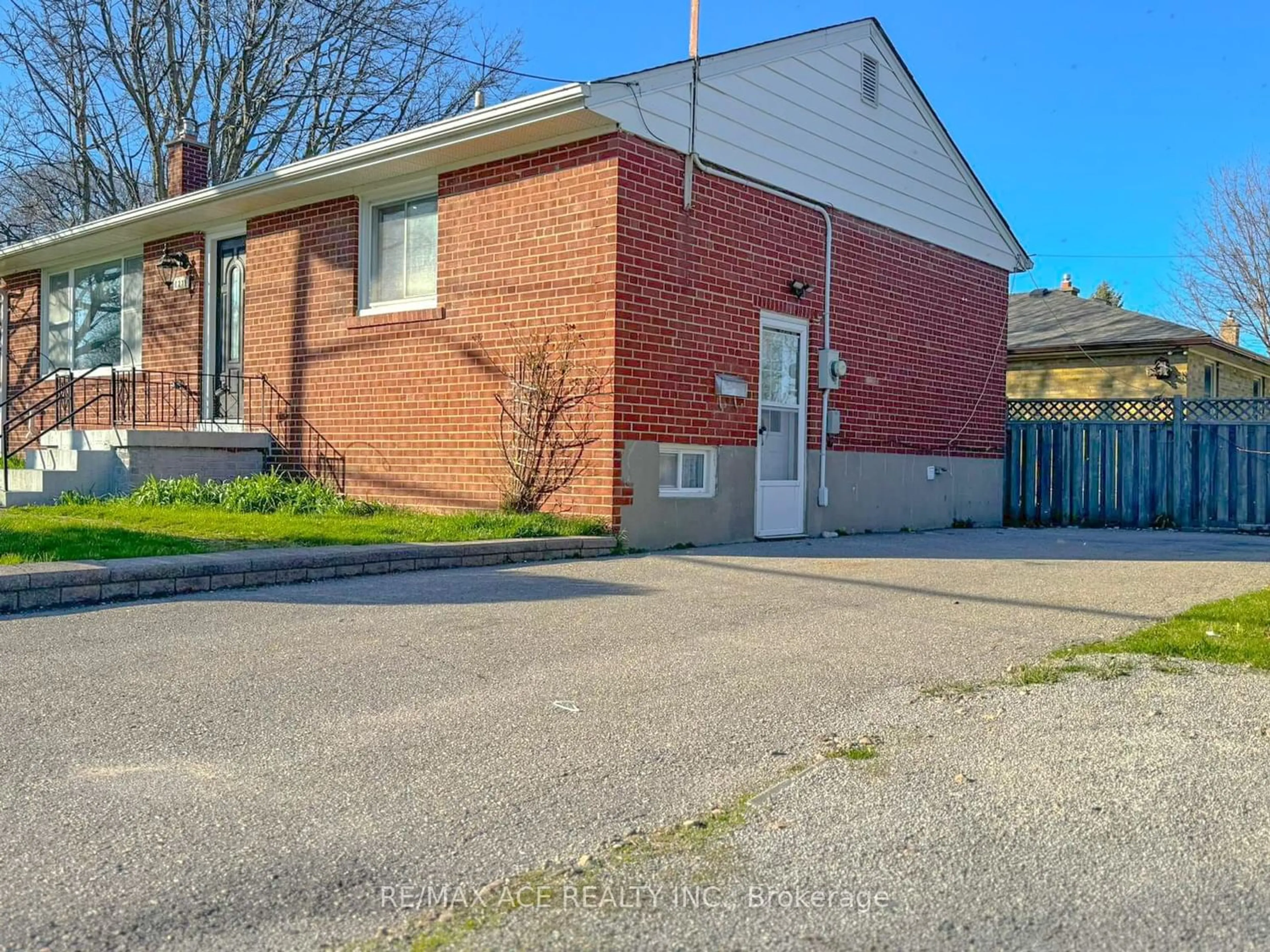 Frontside or backside of a home for 1279 Wecker Dr, Oshawa Ontario L1J 3P6