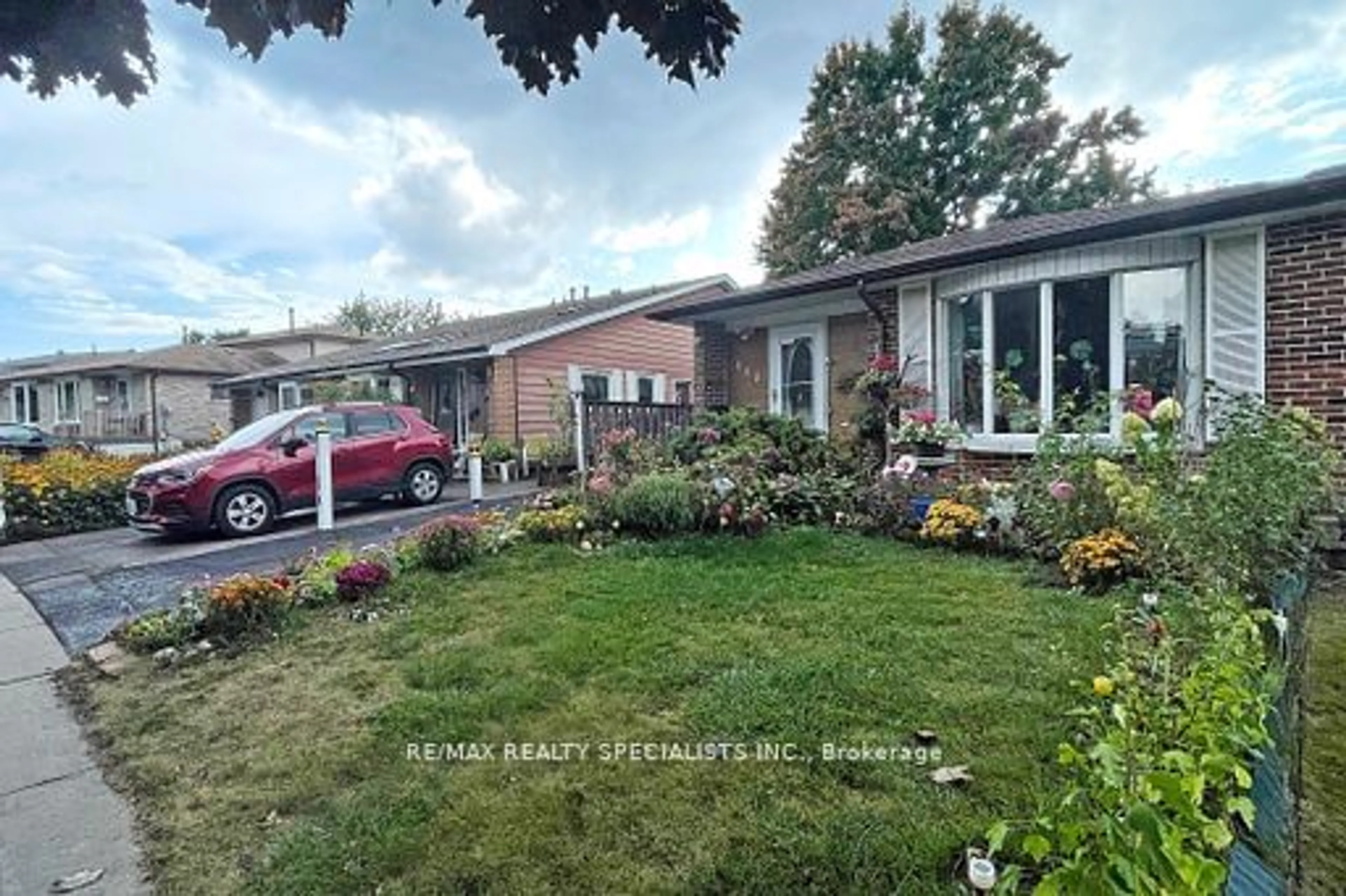 Frontside or backside of a home for 408 Century St, Oshawa Ontario L1K 1C6