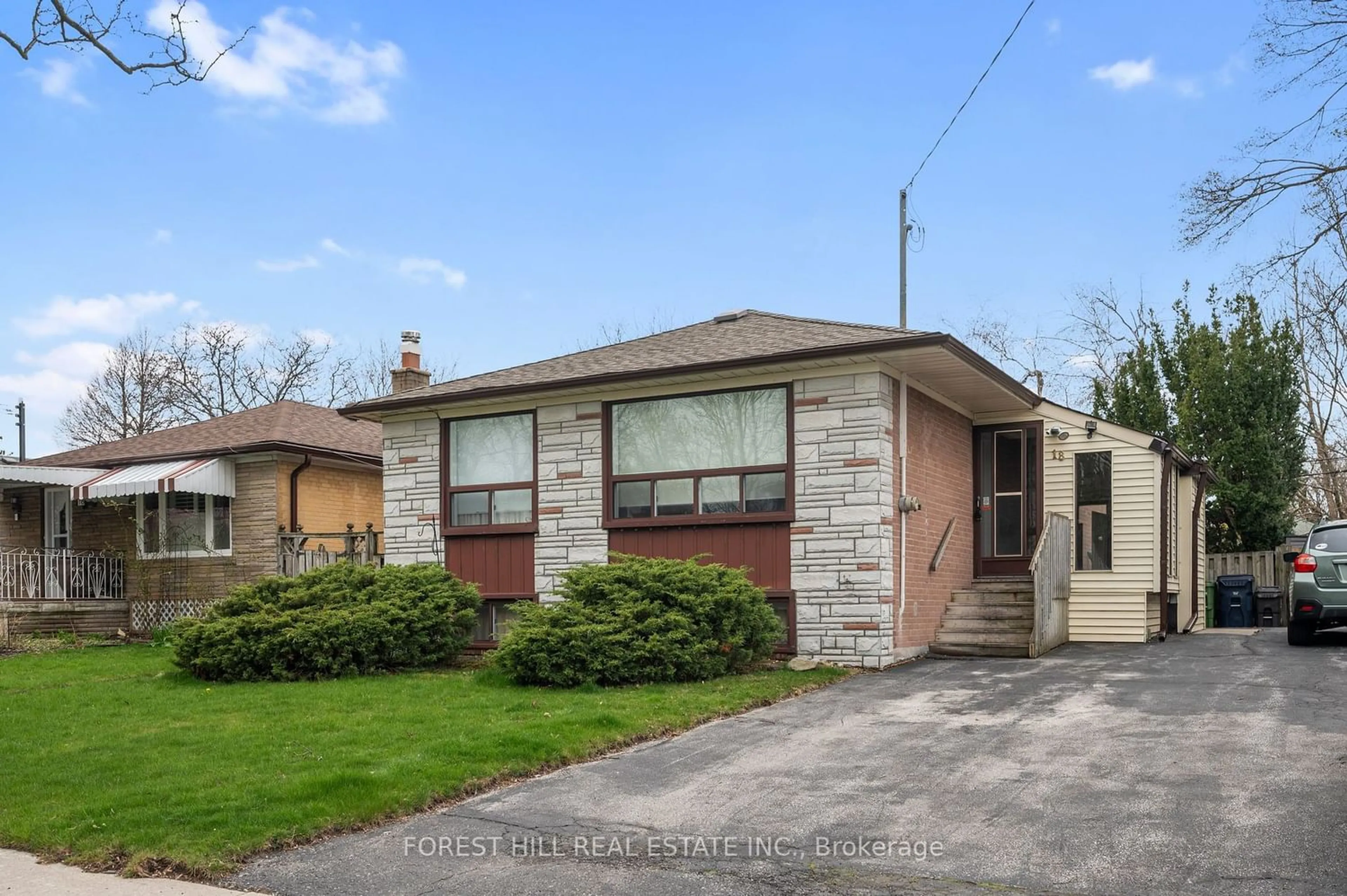 Frontside or backside of a home for 18 Gilroy Dr, Toronto Ontario M1P 1Z9