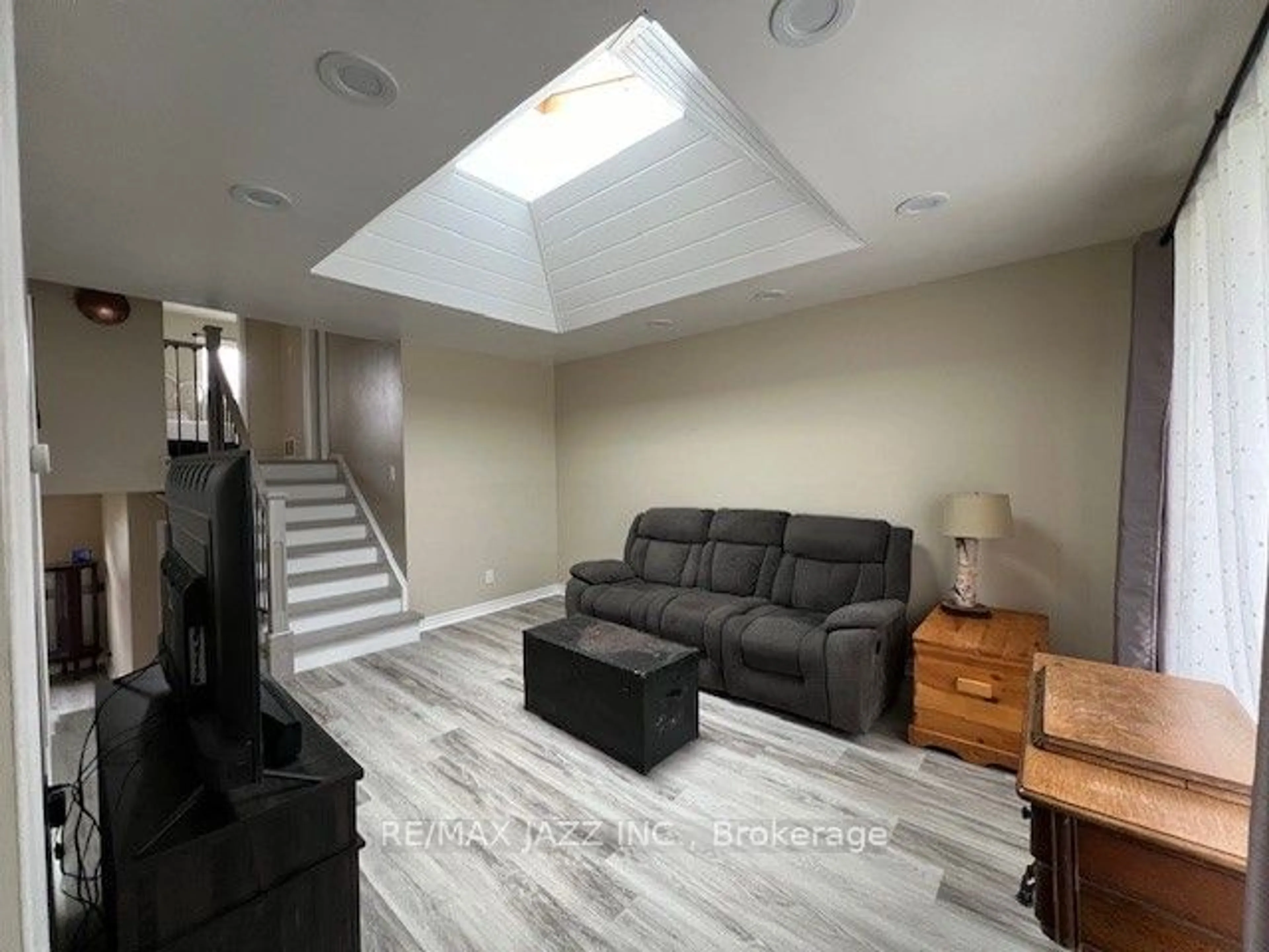 A pic of a room for 60 Brooksbank Cres, Ajax Ontario L1S 3R7