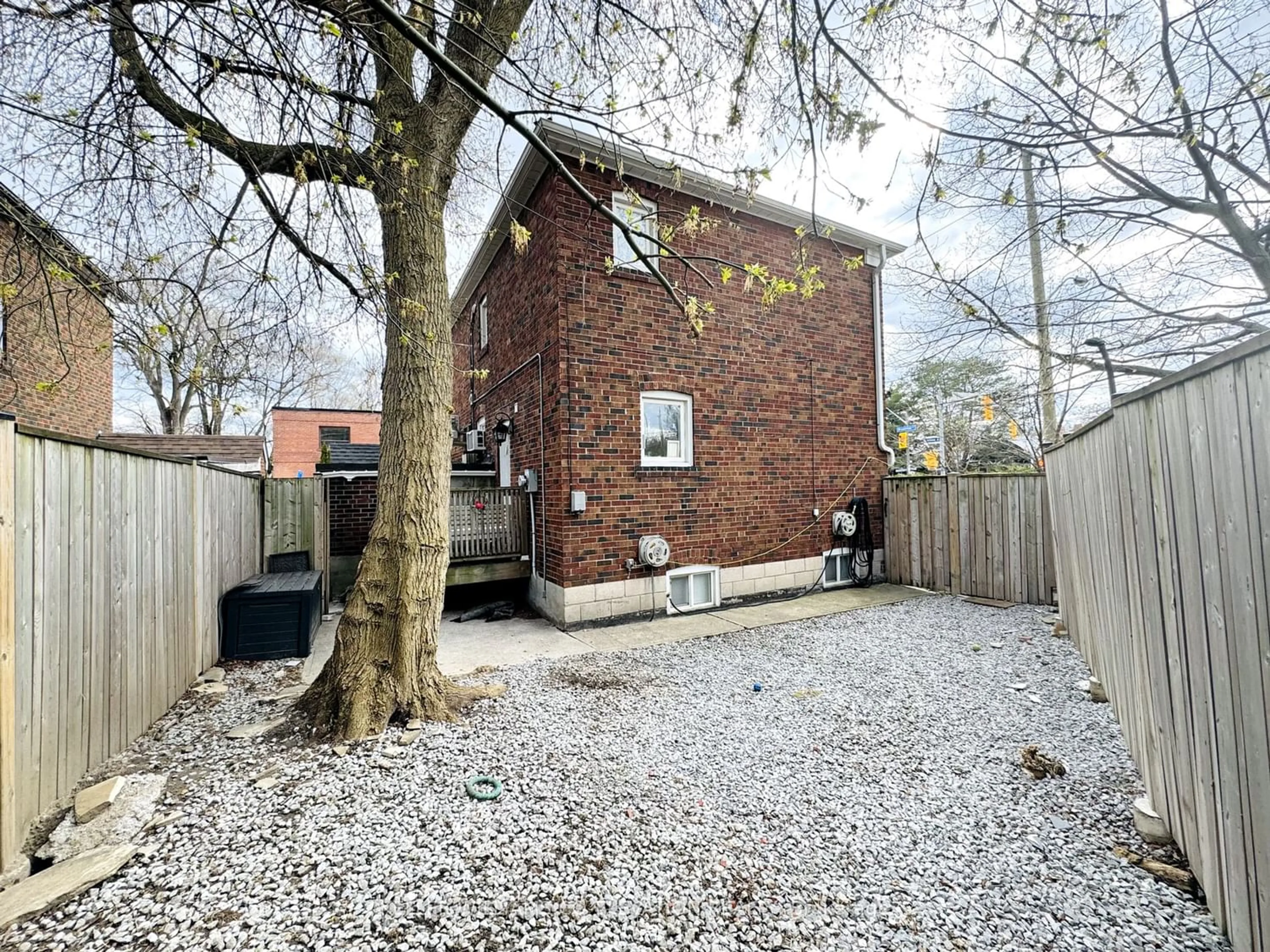 Outside view for 1173 Broadview Ave, Toronto Ontario M4K 2S8