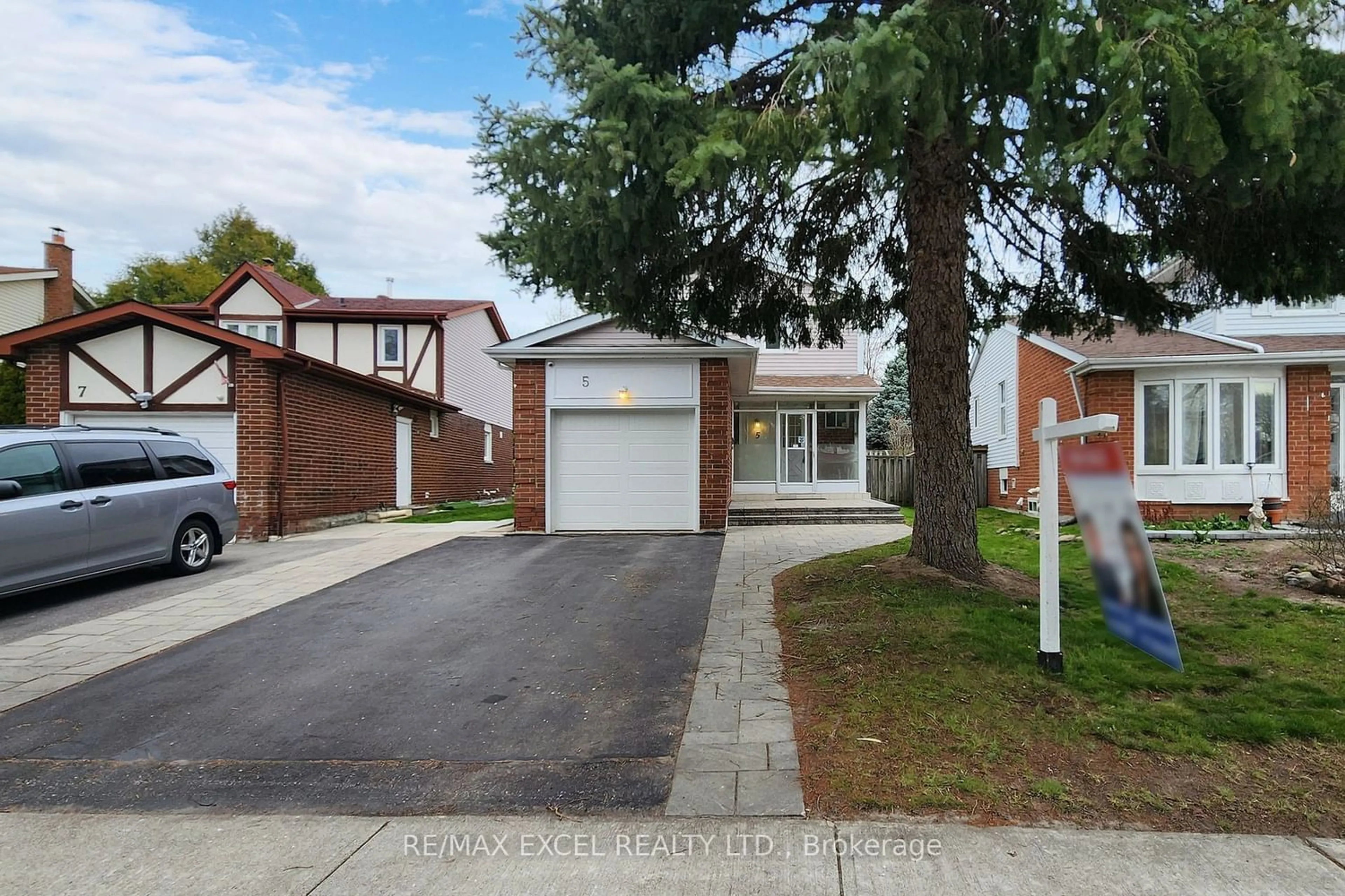Home with brick exterior material for 5 Oakhaven Dr, Toronto Ontario M1V 1X8