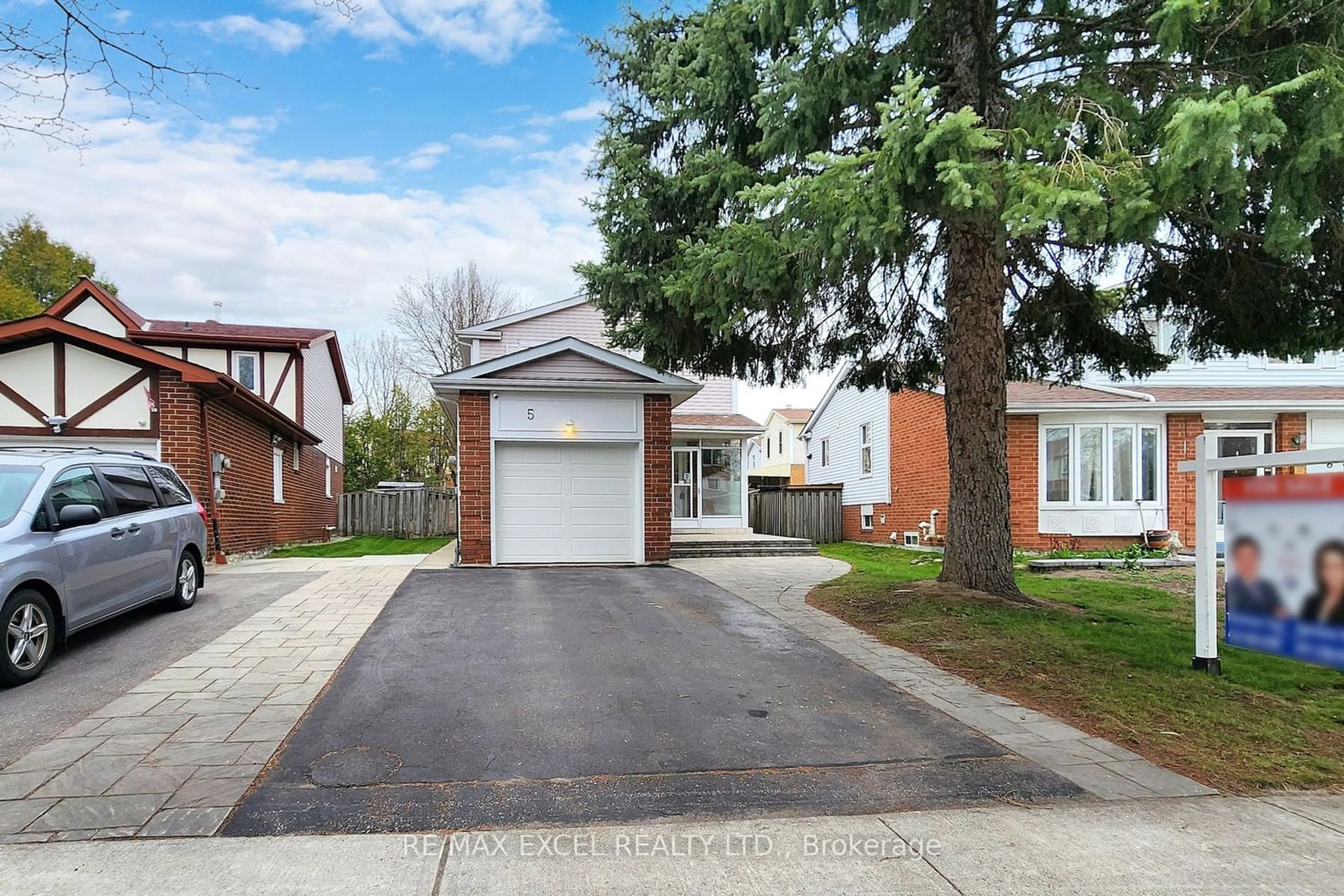 Frontside or backside of a home for 5 Oakhaven Dr, Toronto Ontario M1V 1X8