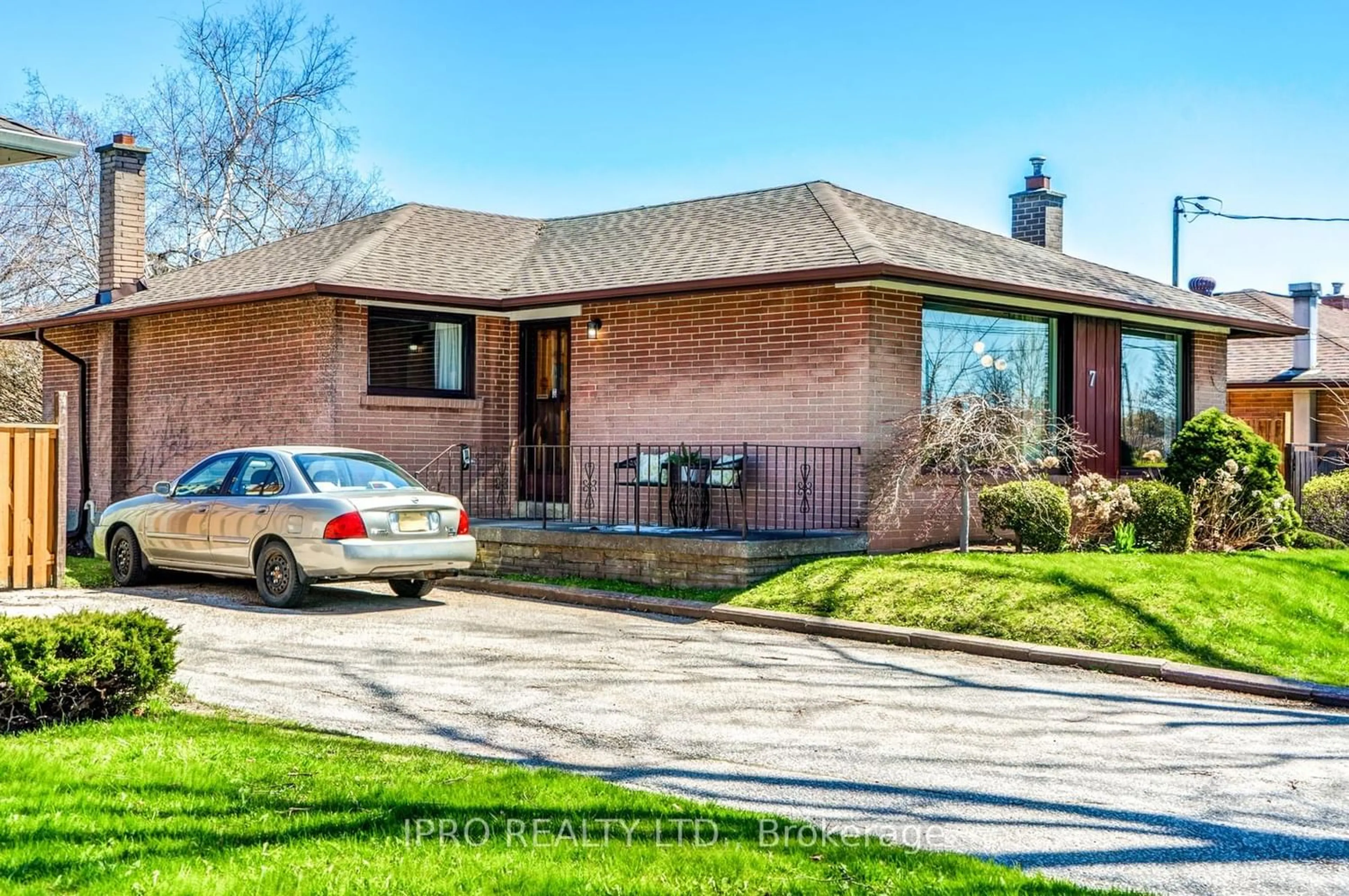 Home with brick exterior material for 7 Stonehenge Cres, Toronto Ontario M1G 2P5