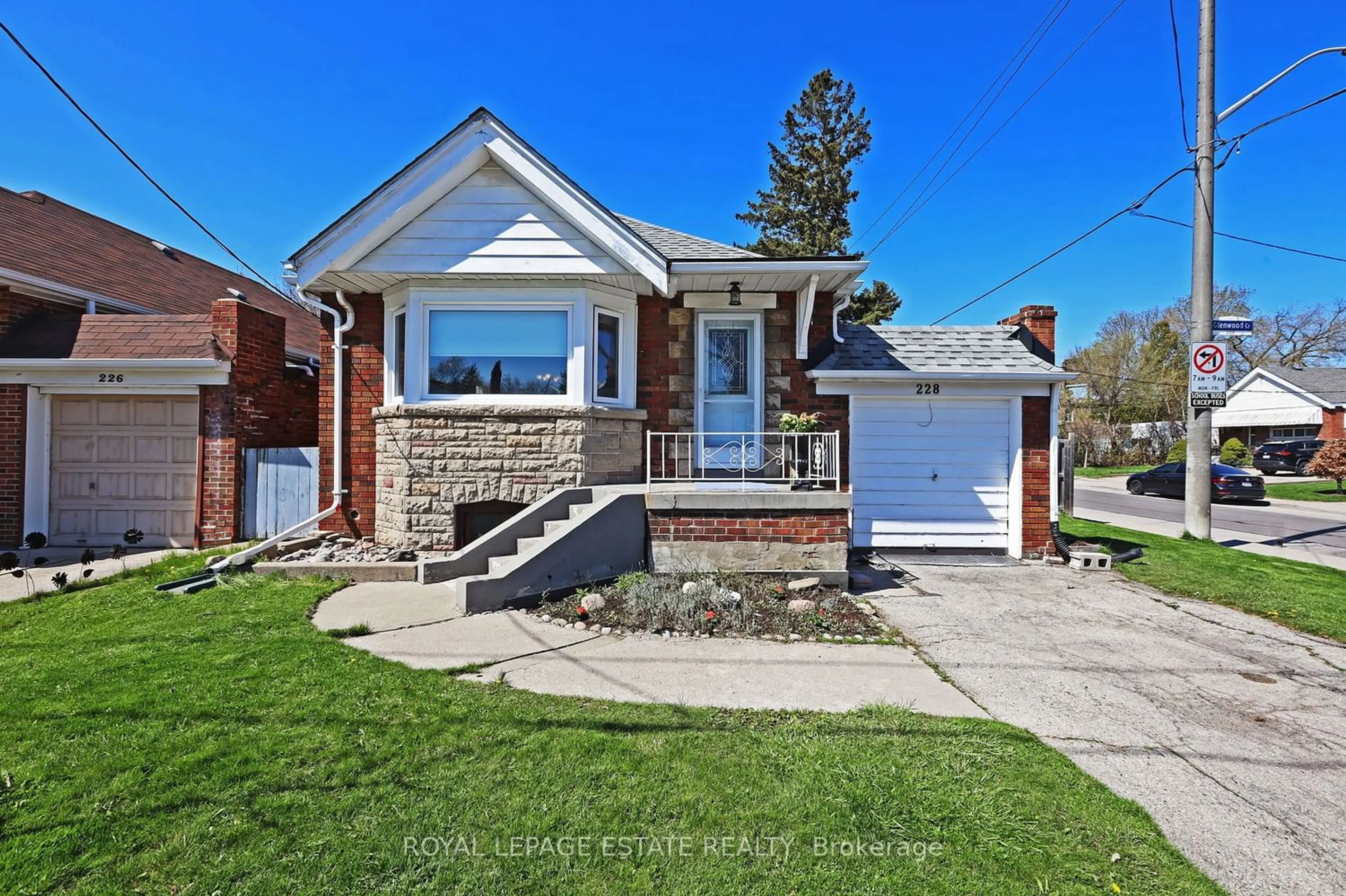 Frontside or backside of a home for 228 Glenwood Cres, Toronto Ontario M4B 1K4