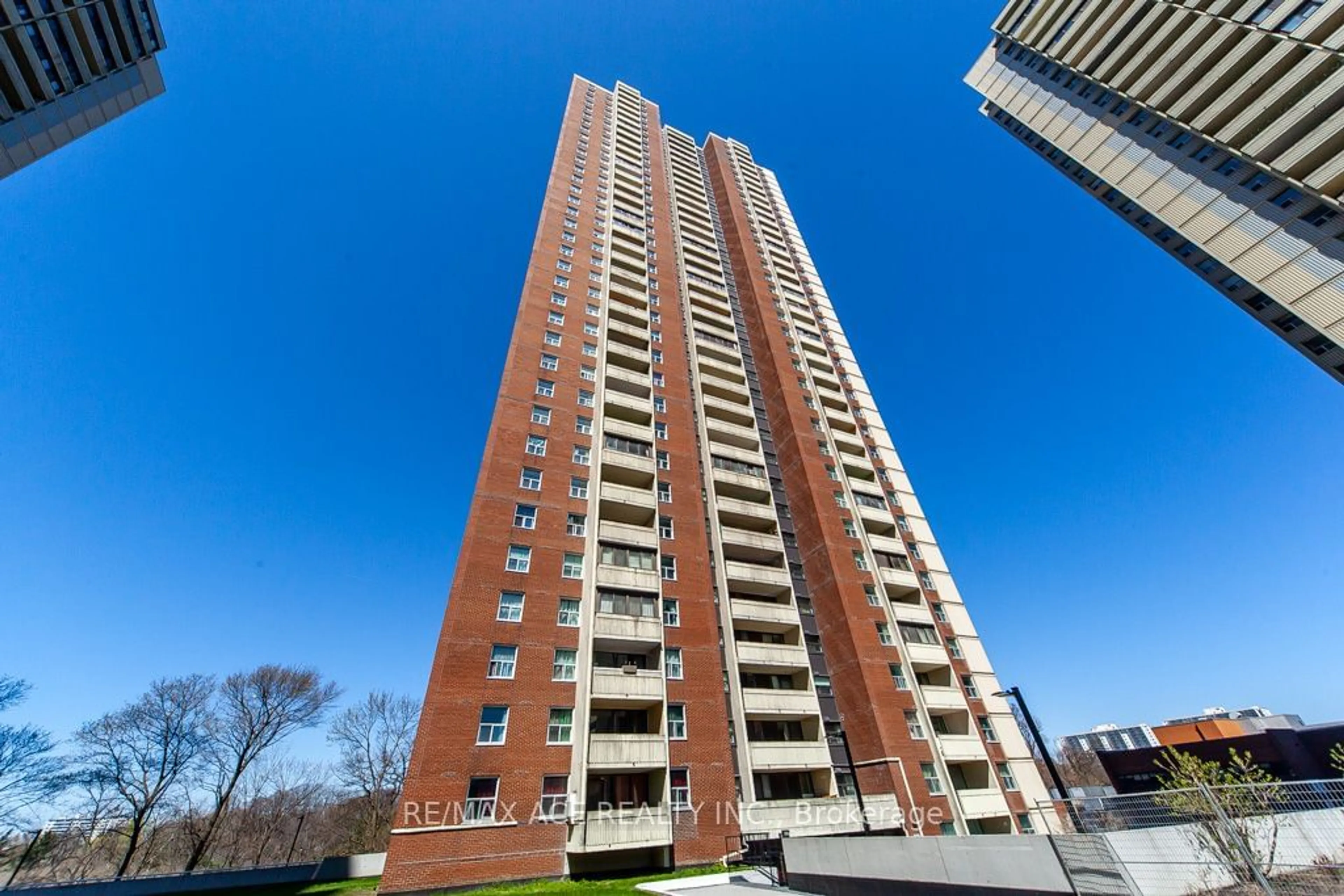 A pic from exterior of the house or condo for 3 Massey Sq #1206, Toronto Ontario M4C 5L5