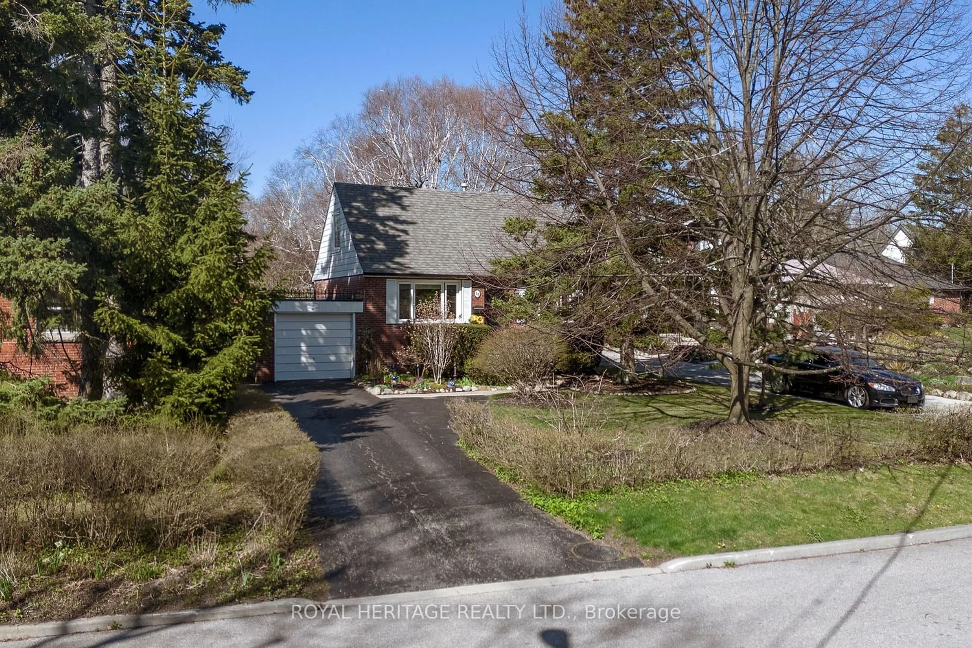 Frontside or backside of a home for 36 Cliffcrest Dr, Toronto Ontario M1M 2K3