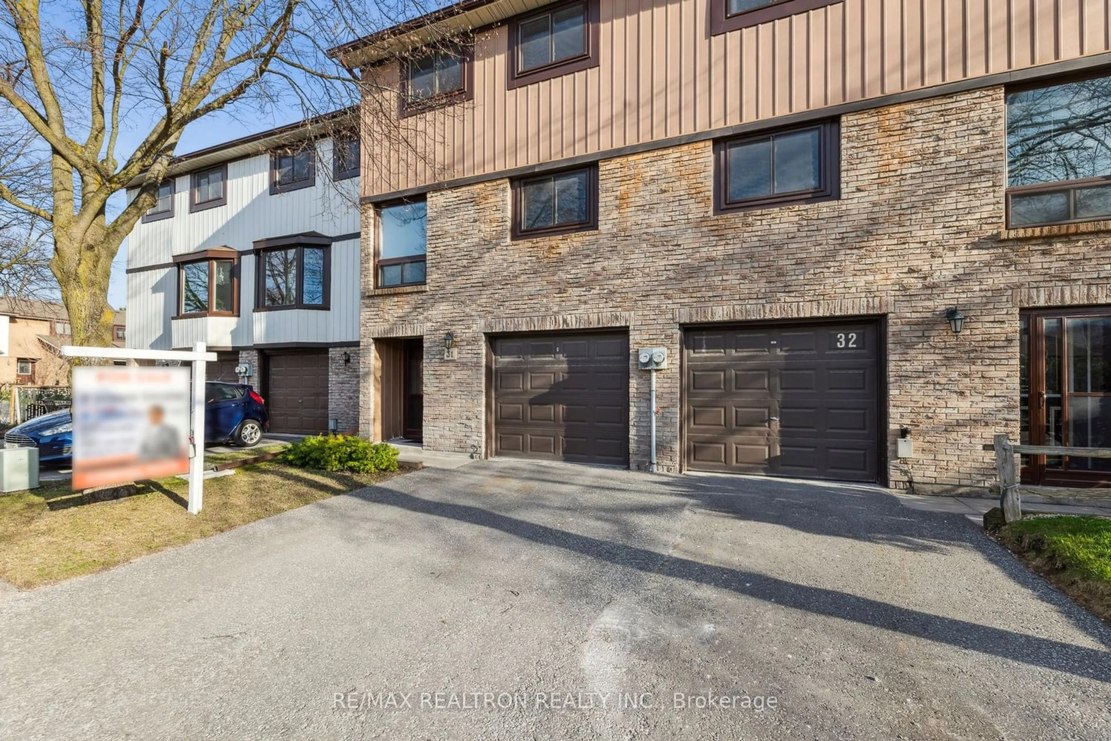 A pic from exterior of the house or condo for 221 Ormond Dr #31, Oshawa Ontario L1G 6T7