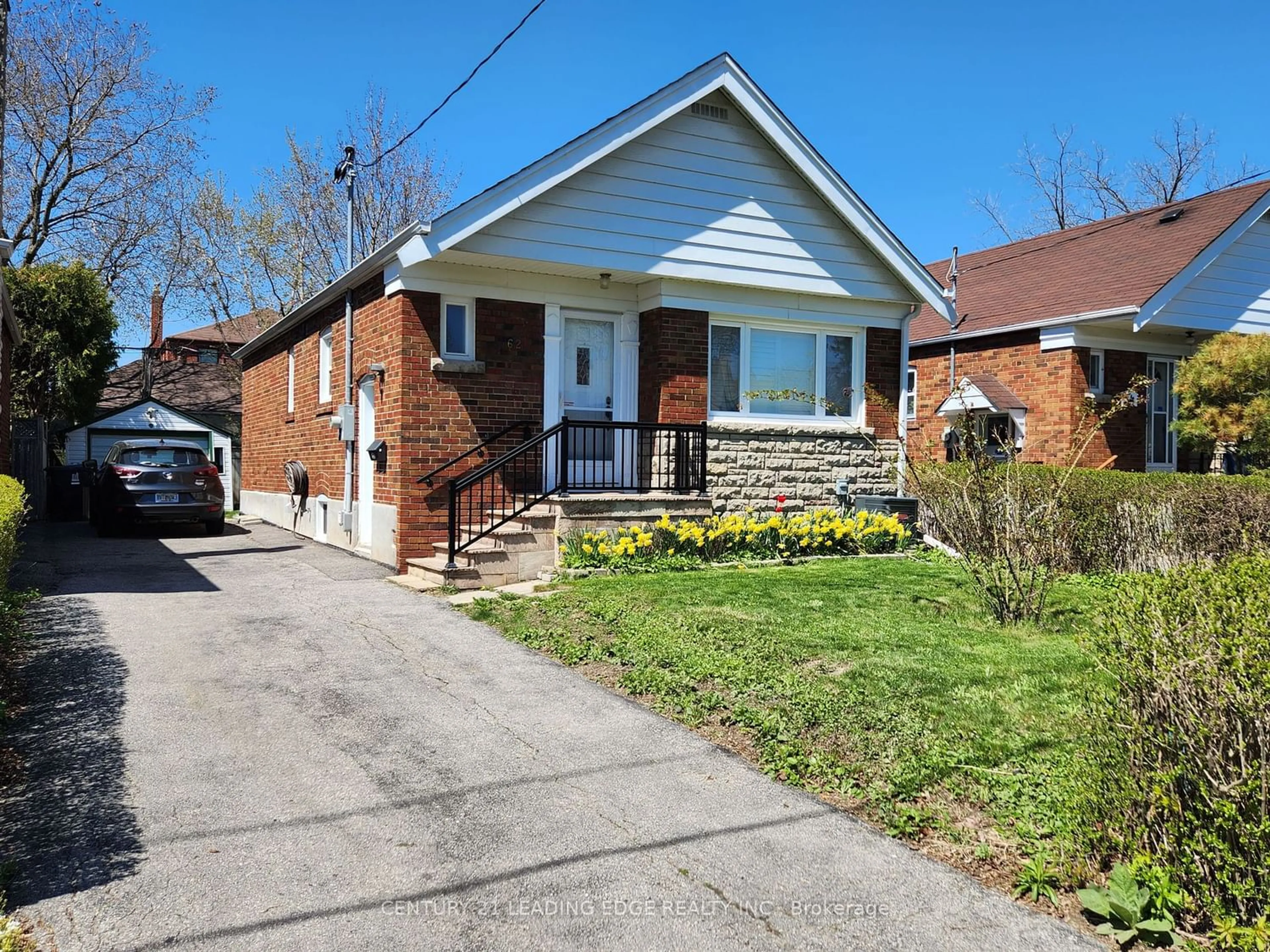 Frontside or backside of a home for 62 Westview Blvd, Toronto Ontario M4B 3J1