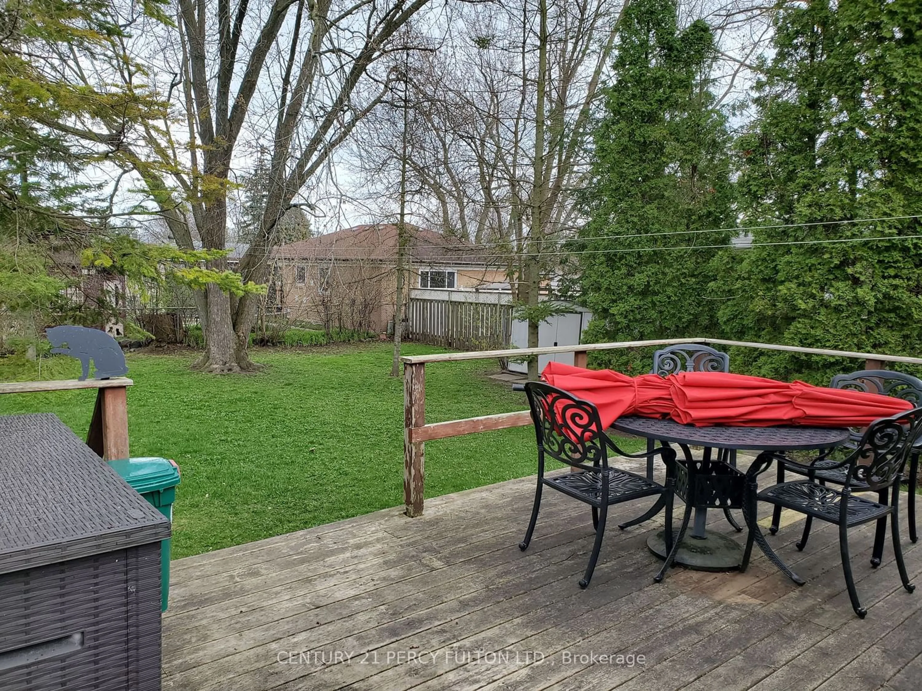 Fenced yard for 9 Hiley Ave, Ajax Ontario L1S 6H3