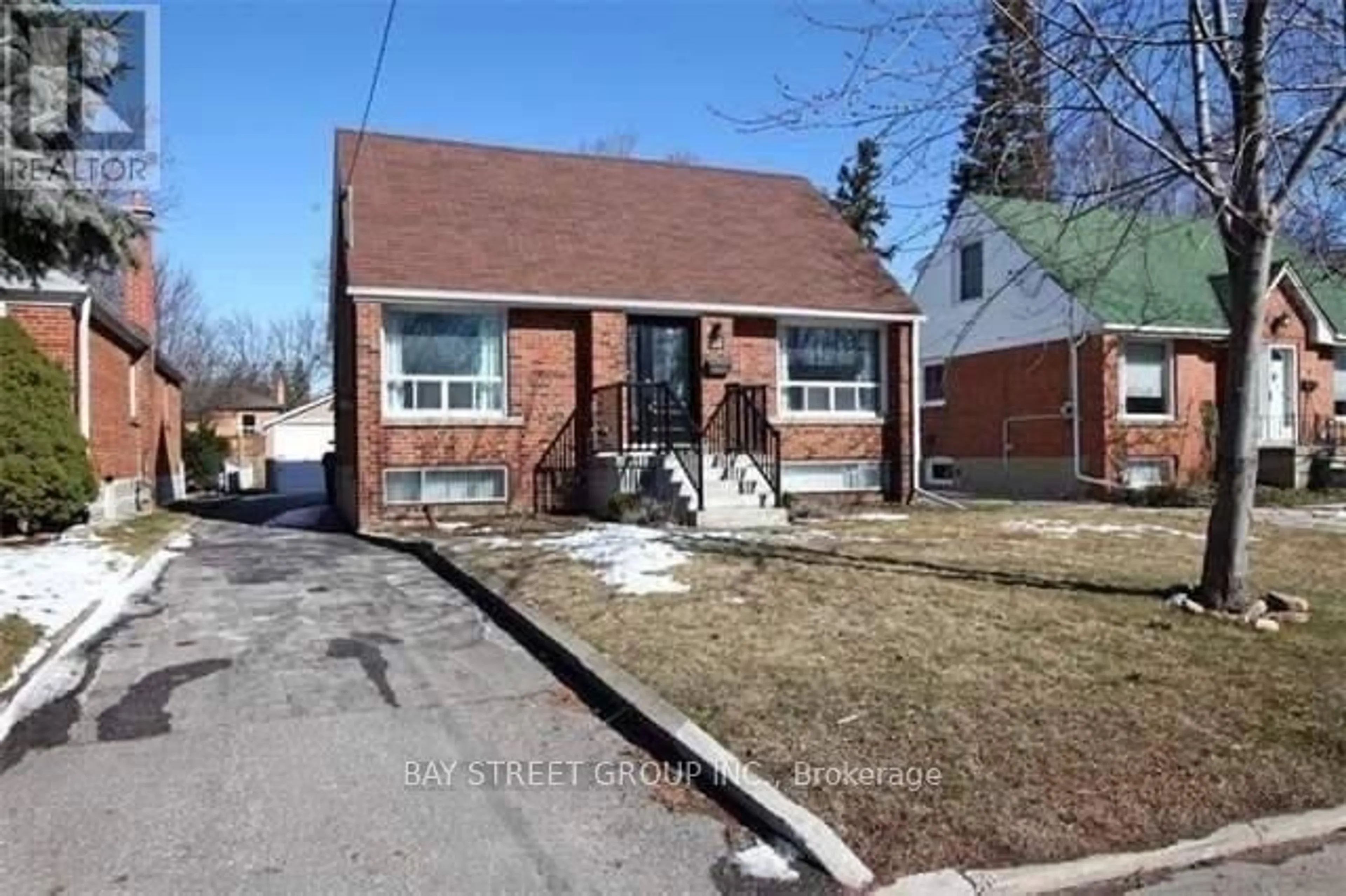Frontside or backside of a home for 26 Innismore Cres, Toronto Ontario M1R 1C7