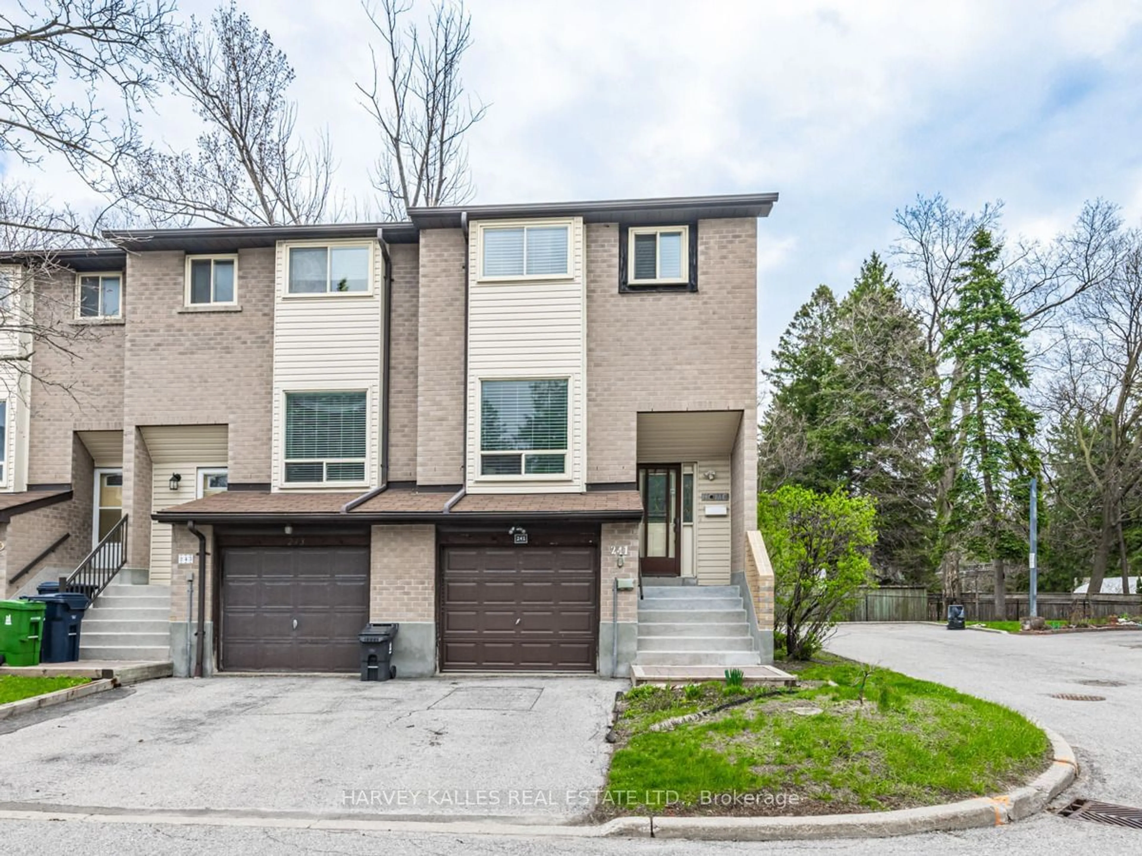 A pic from exterior of the house or condo for 55 Collinsgrove Rd #241, Toronto Ontario M1E 4Z2