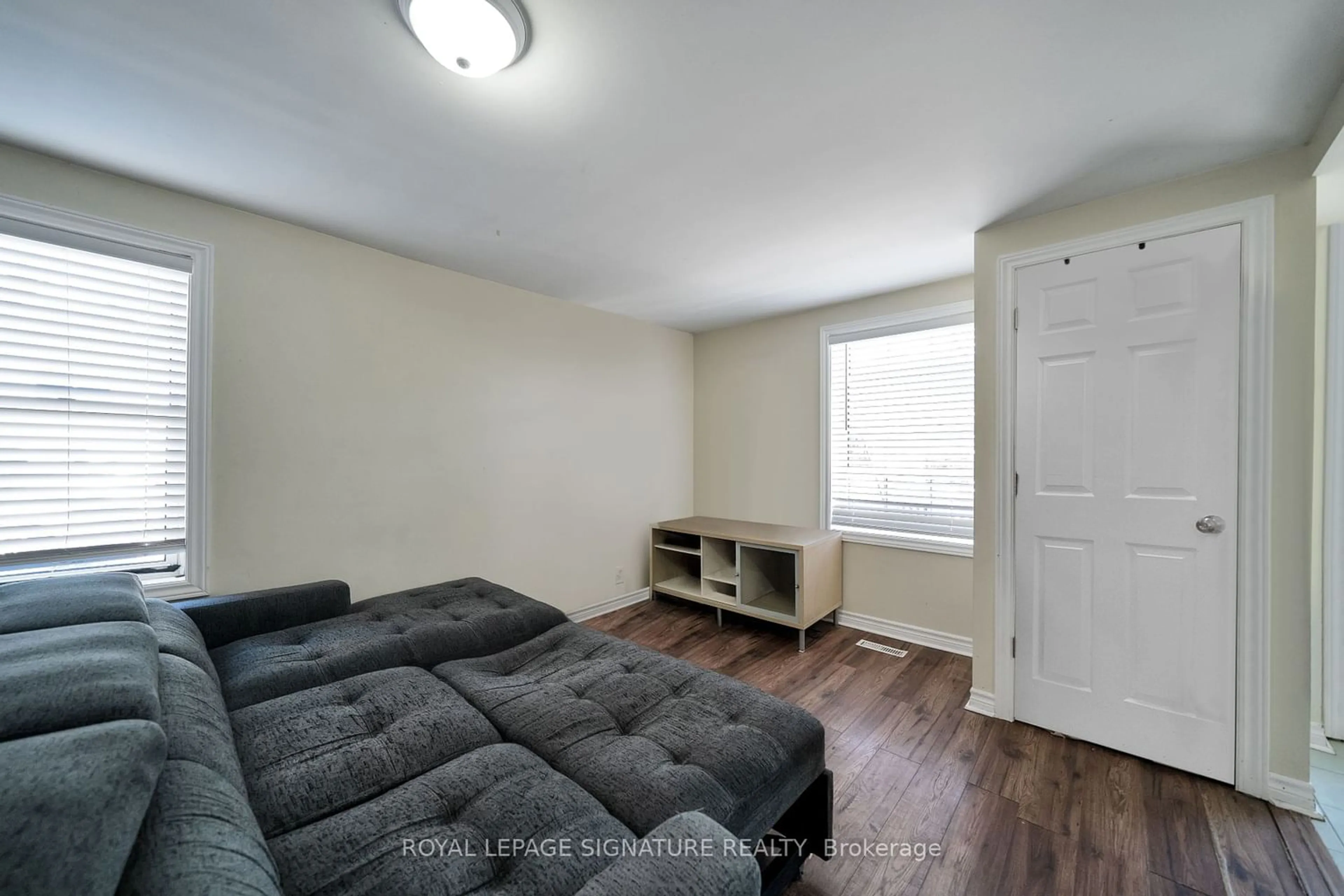A pic of a room for 66 Lloyd St, Oshawa Ontario L1H 1X5