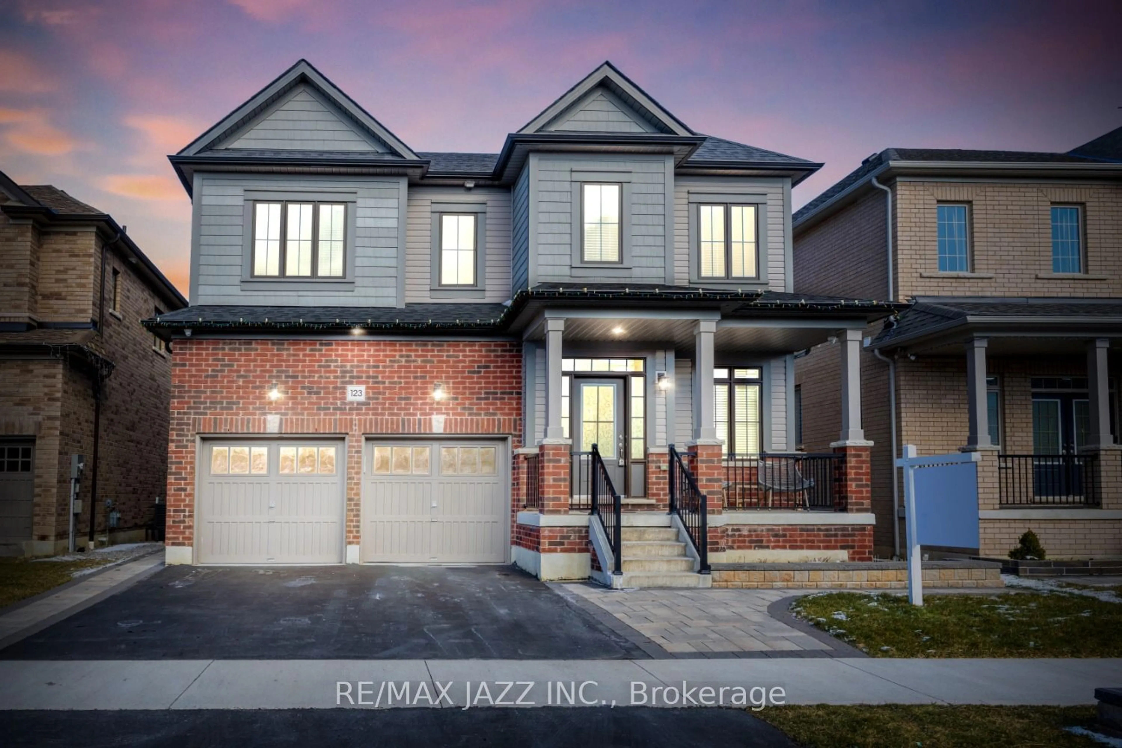 Home with brick exterior material for 123 Crombie St, Clarington Ontario L1C 4A6
