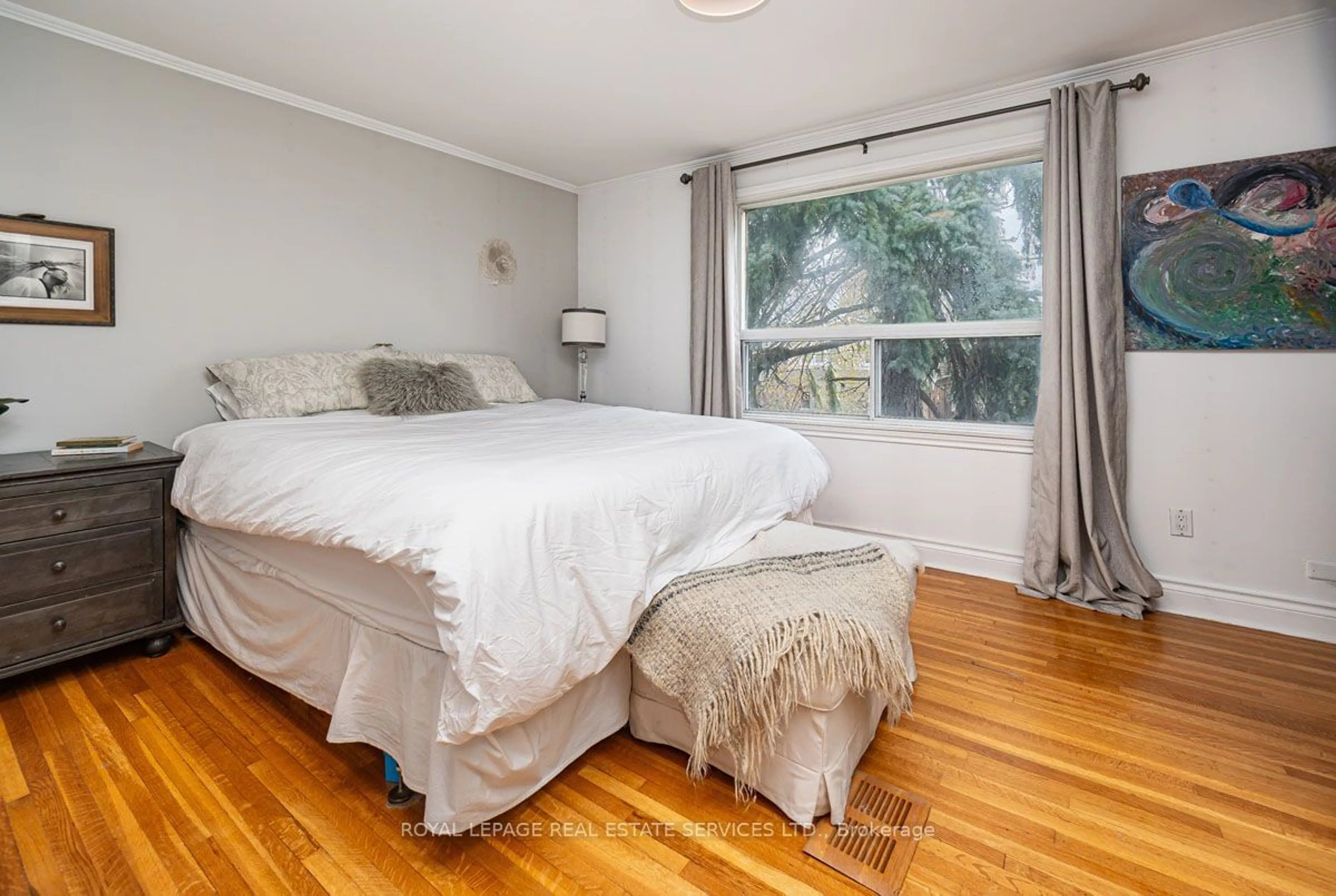 A pic of a room for 63 Mortimer Ave, Toronto Ontario M4K 1Z9