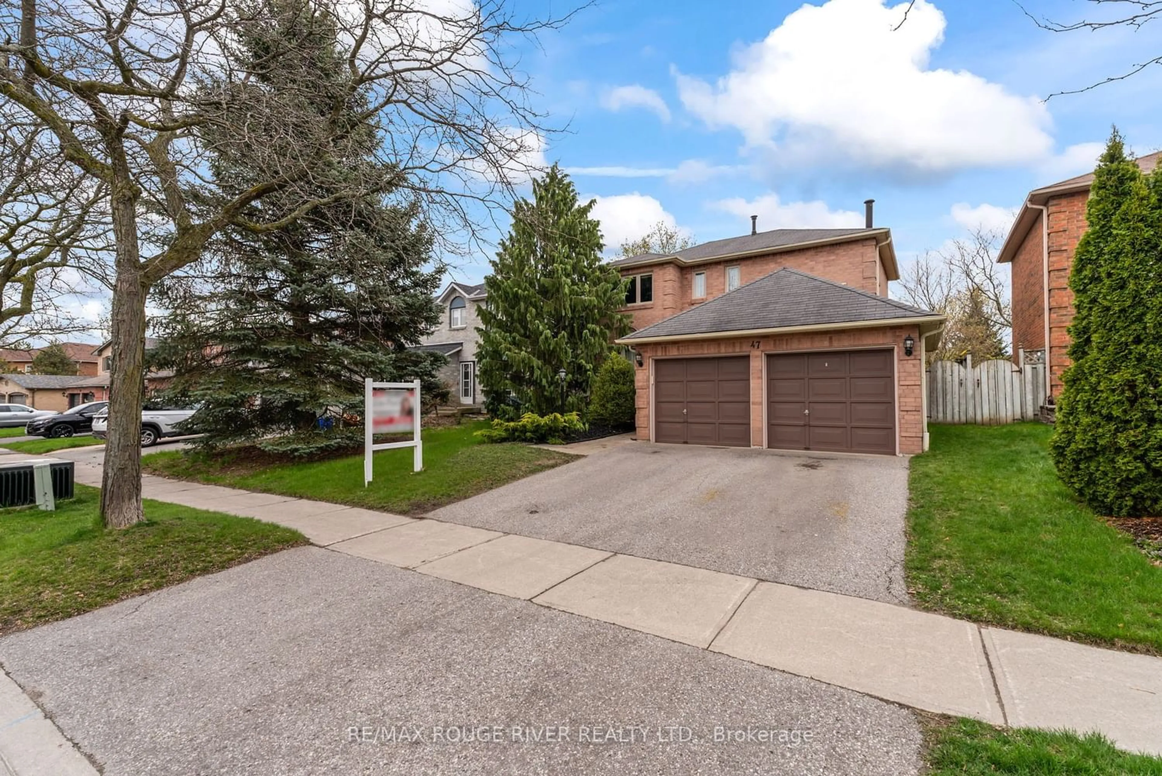 Frontside or backside of a home for 47 Willowbrook Dr, Whitby Ontario L1R 1S6