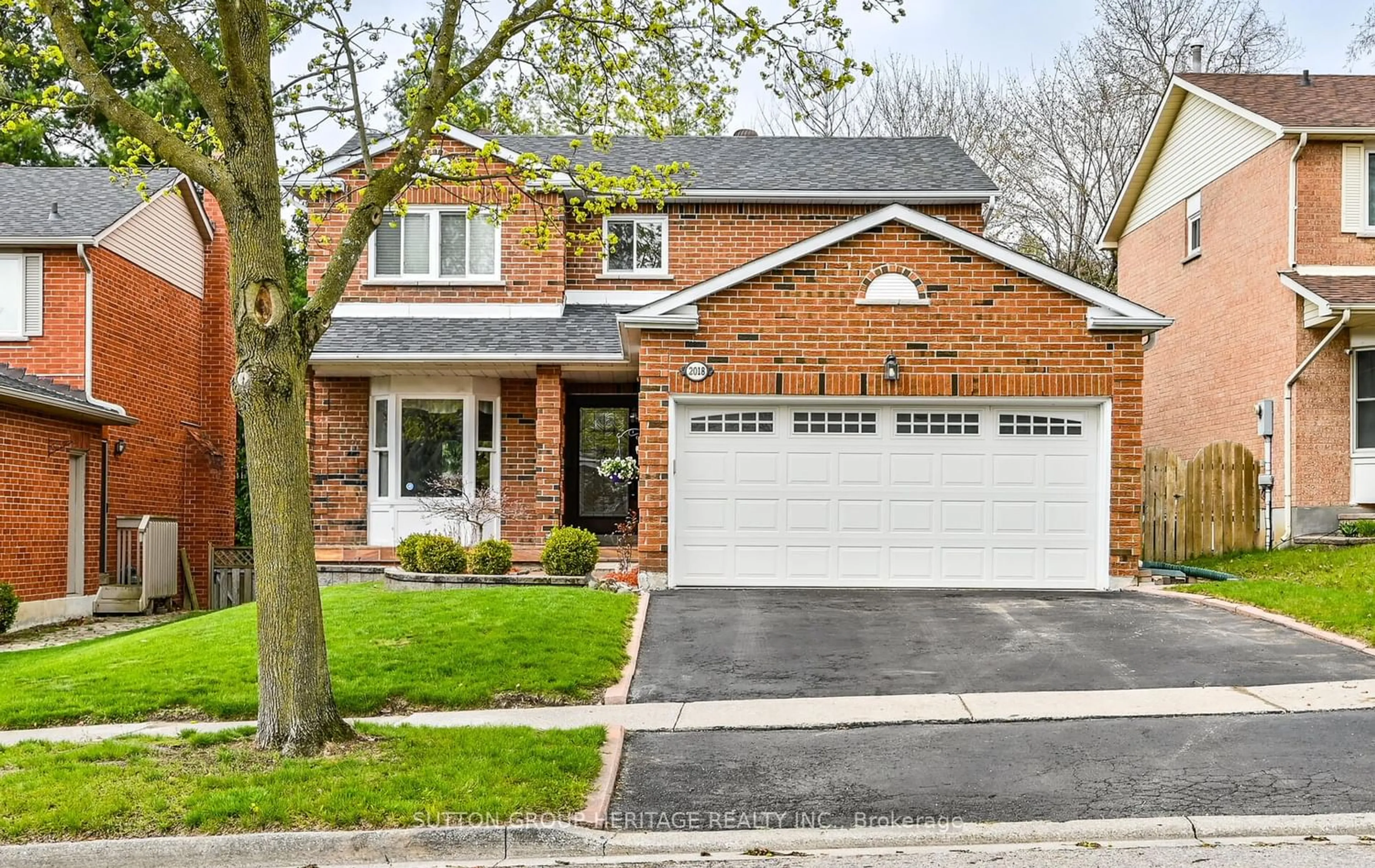 Home with brick exterior material for 2018 Lynn Heights Dr, Pickering Ontario L1X 1N4