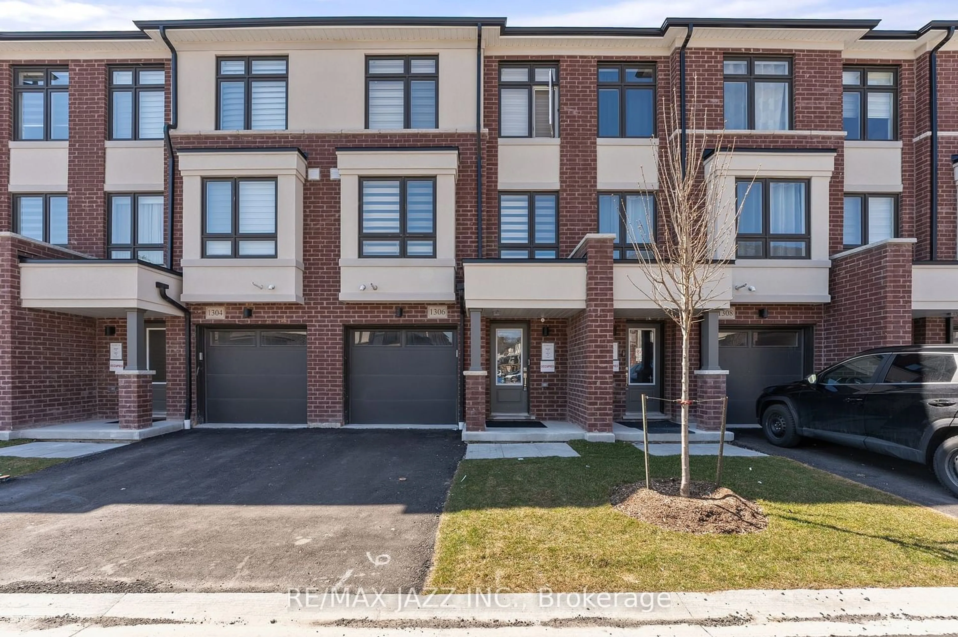 A pic from exterior of the house or condo for 1306 Bradenton Path, Oshawa Ontario L1K 1A9