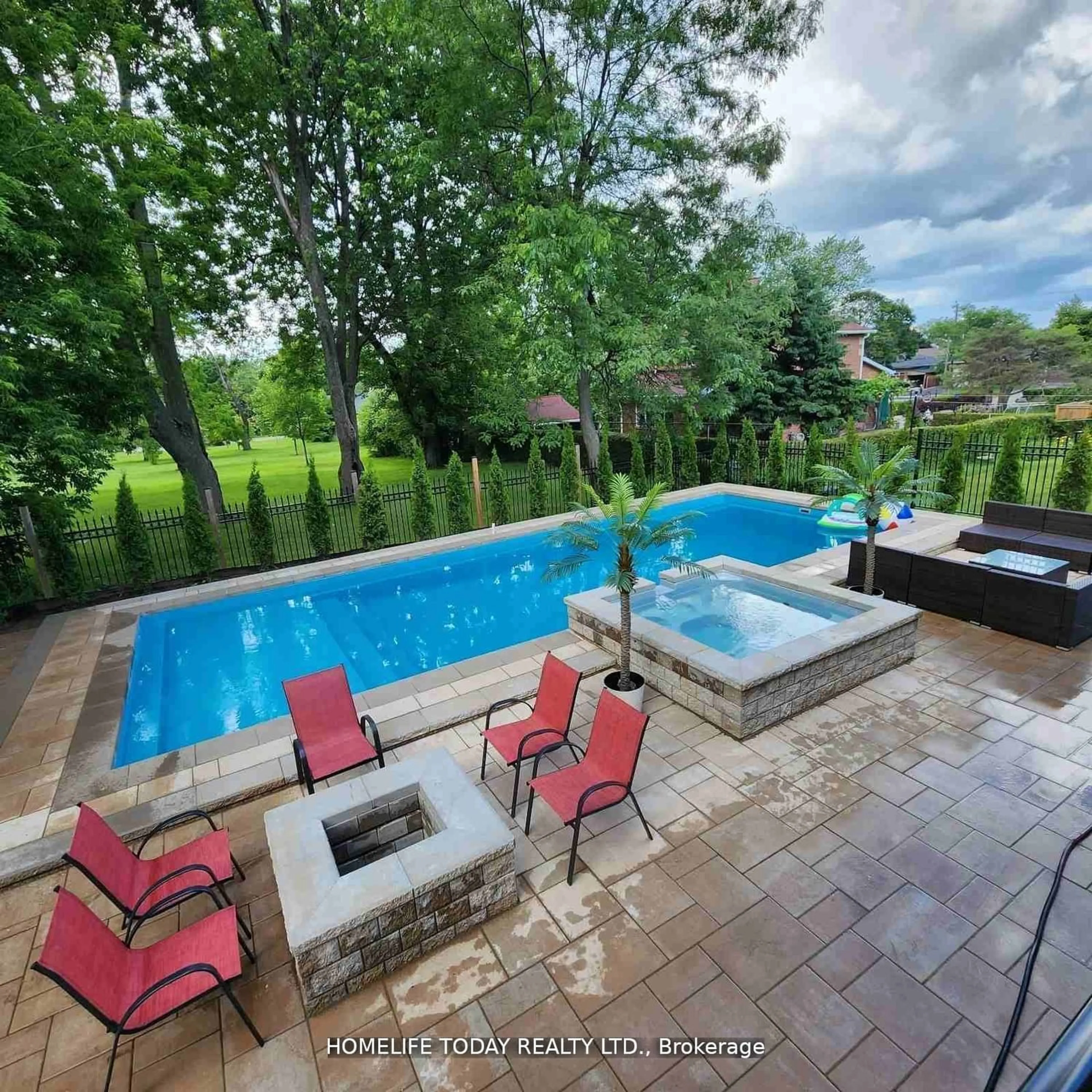 Indoor or outdoor pool for 20 Chatterton Blvd, Toronto Ontario M1M 2G2