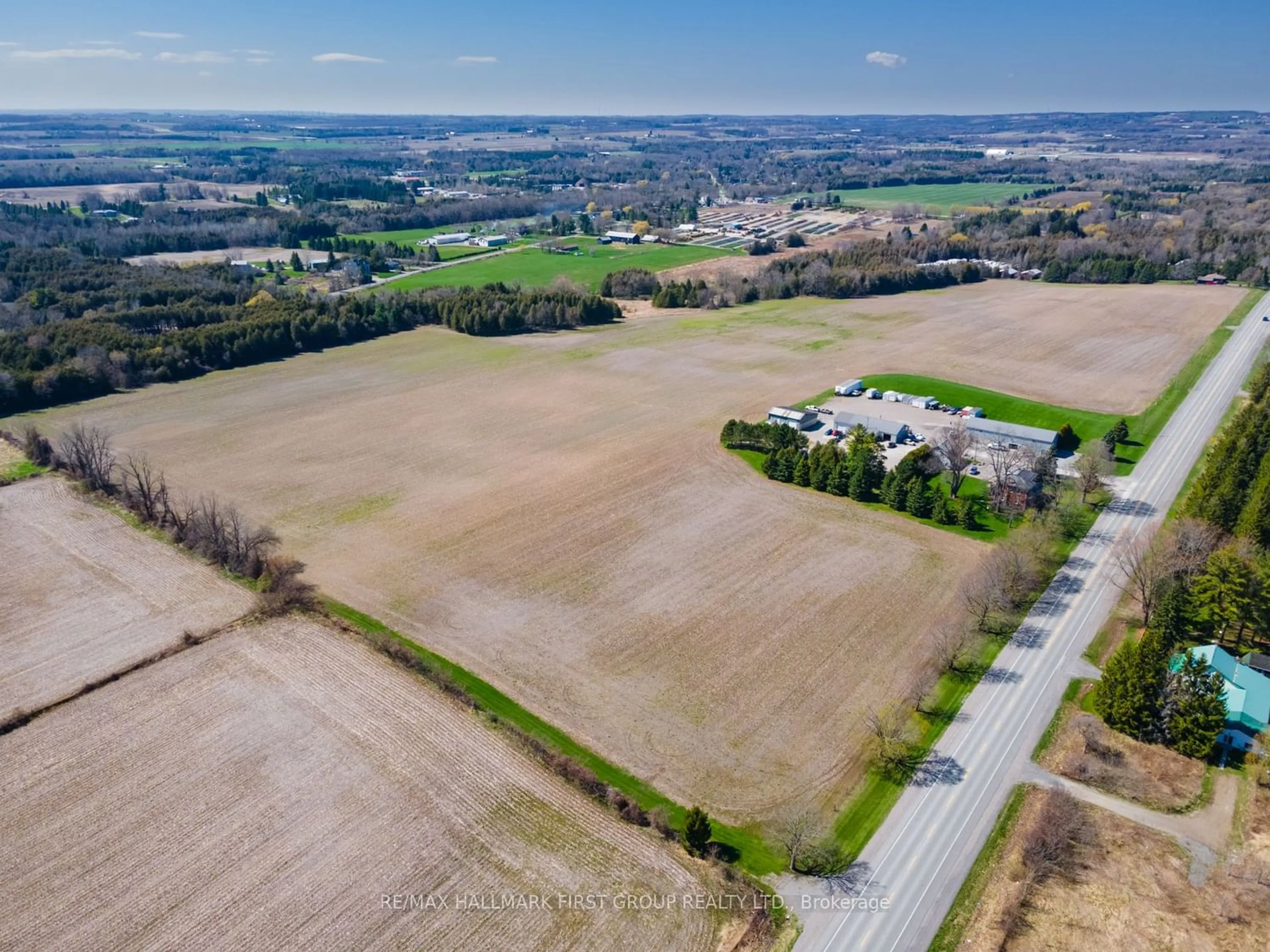 Fenced yard for 4560 Bowmanville Ave, Clarington Ontario L1C 6W6