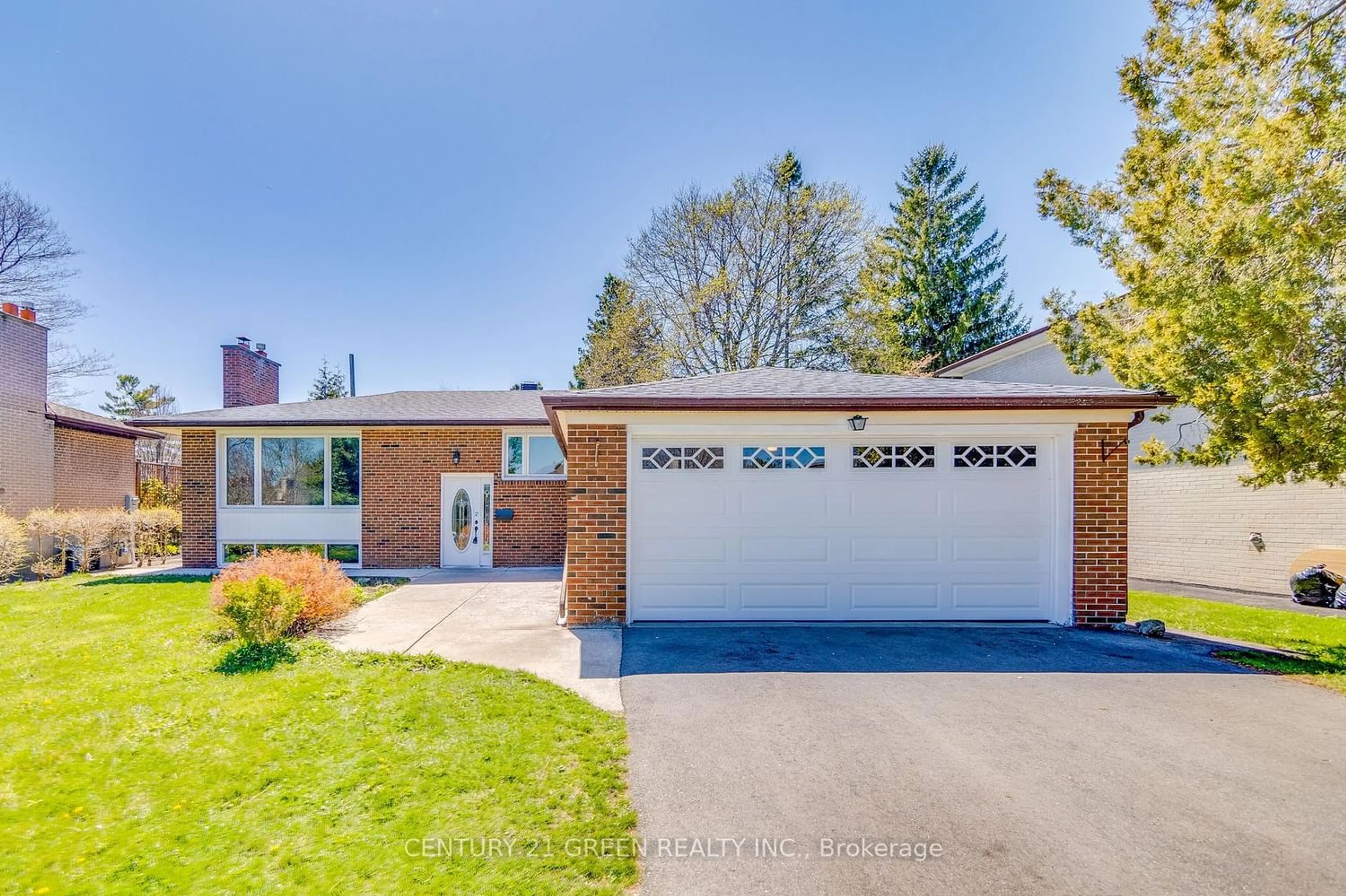 Home with brick exterior material for 55 Regency Sq, Toronto Ontario M1E 1N4