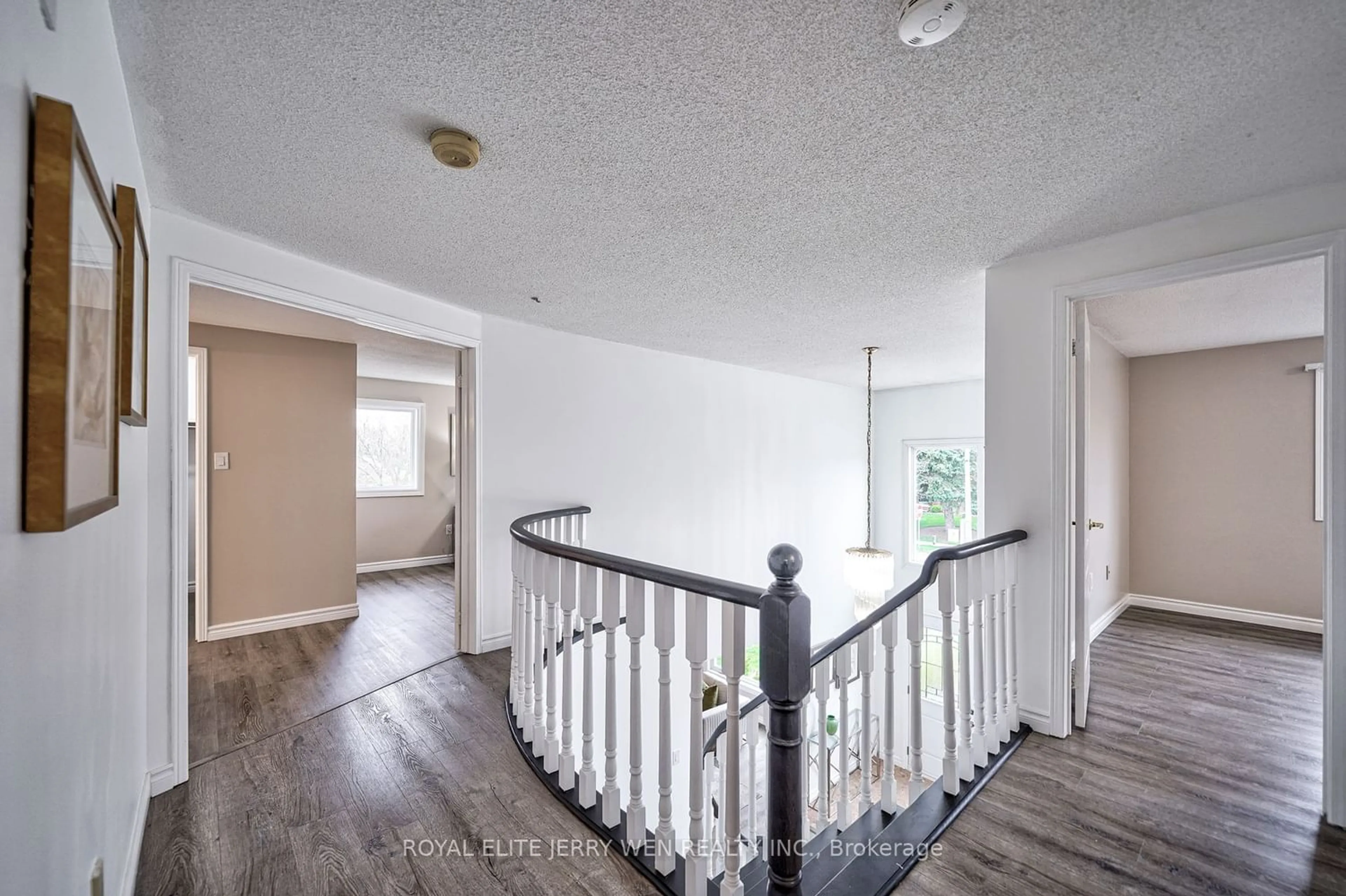 Indoor entryway for 57 Forest Heights St, Whitby Ontario L1R 1T7
