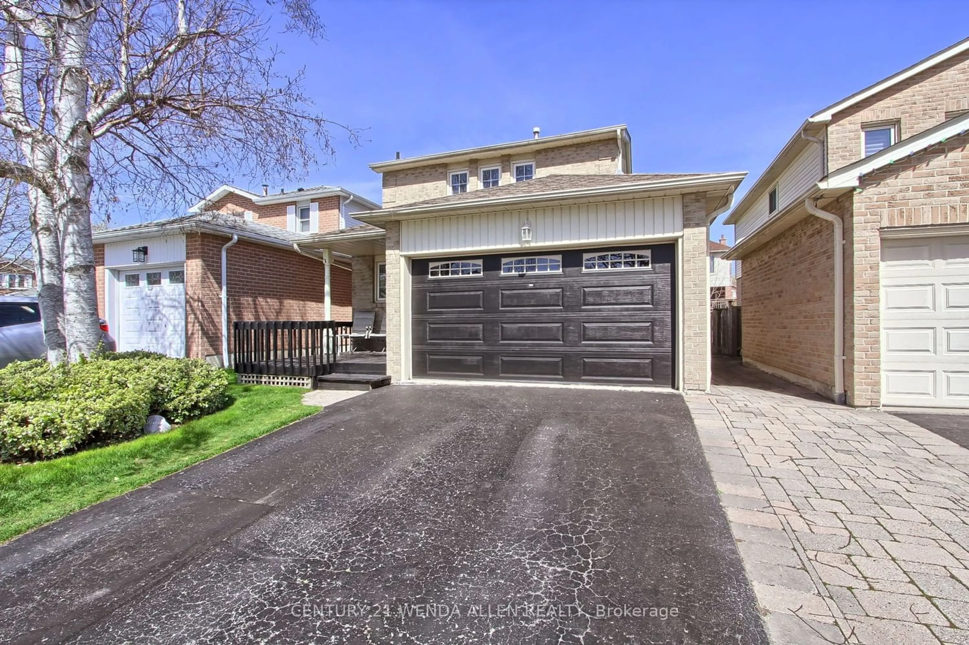 Frontside or backside of a home for 44 Bashford Rd, Ajax Ontario L1S 3Z7